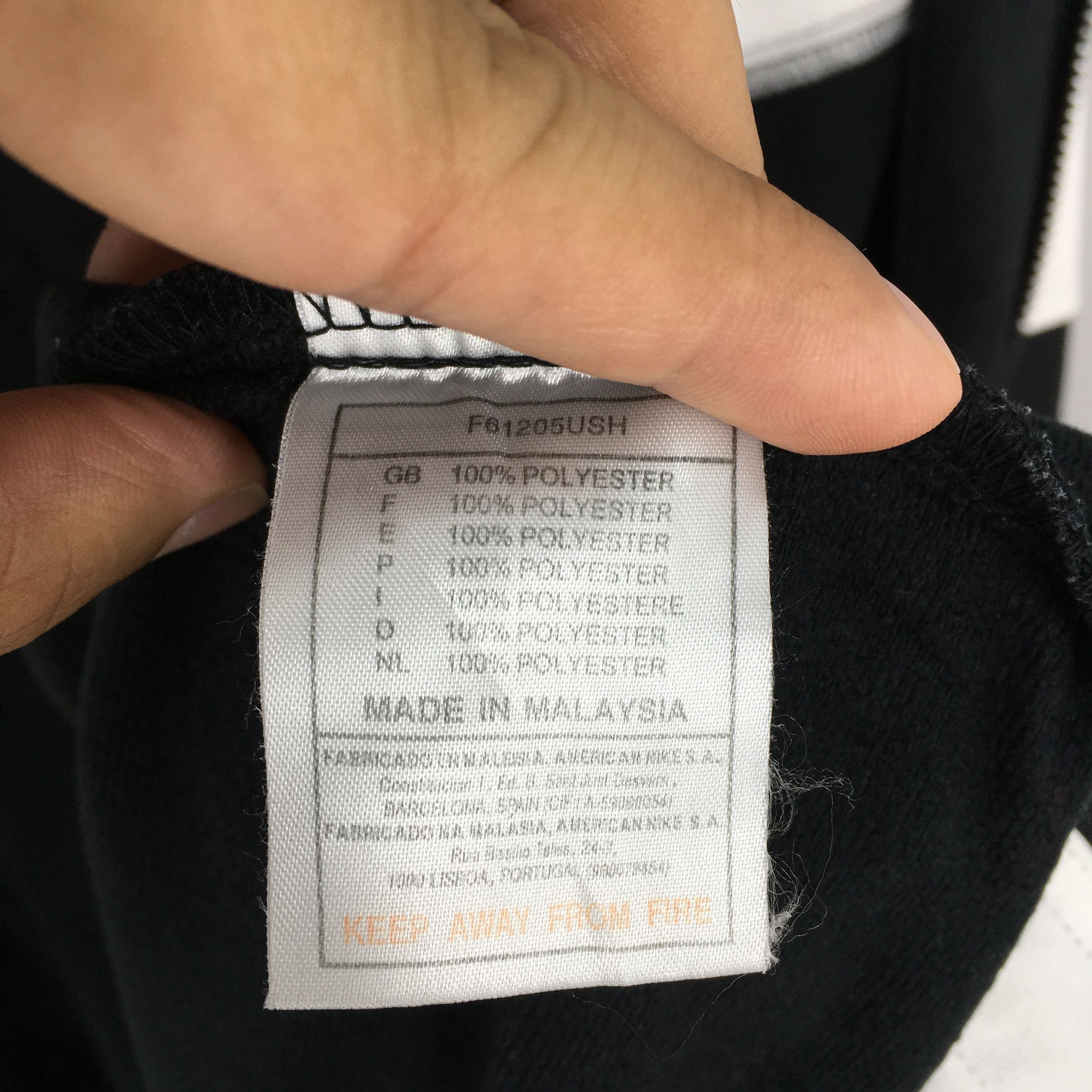 Nike Vintage 90's Nike Swoosh Training Black Jacket XLarge Size US XL / EU 56 / 4 - 9 Thumbnail