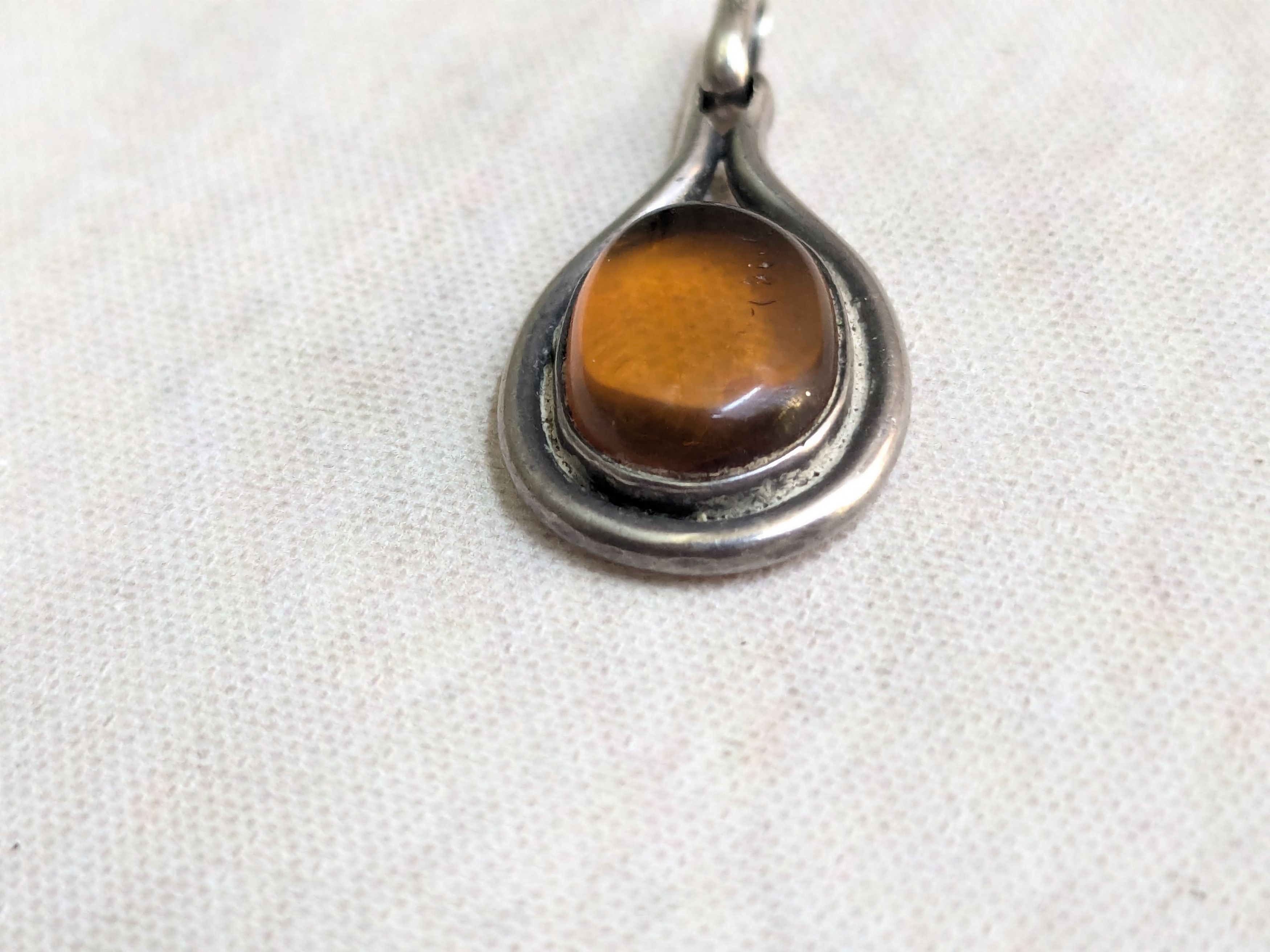Jewelry × Vintage Vintage Sterling Silver Pendant Orange Amber Size ONE SIZE - 5 Thumbnail