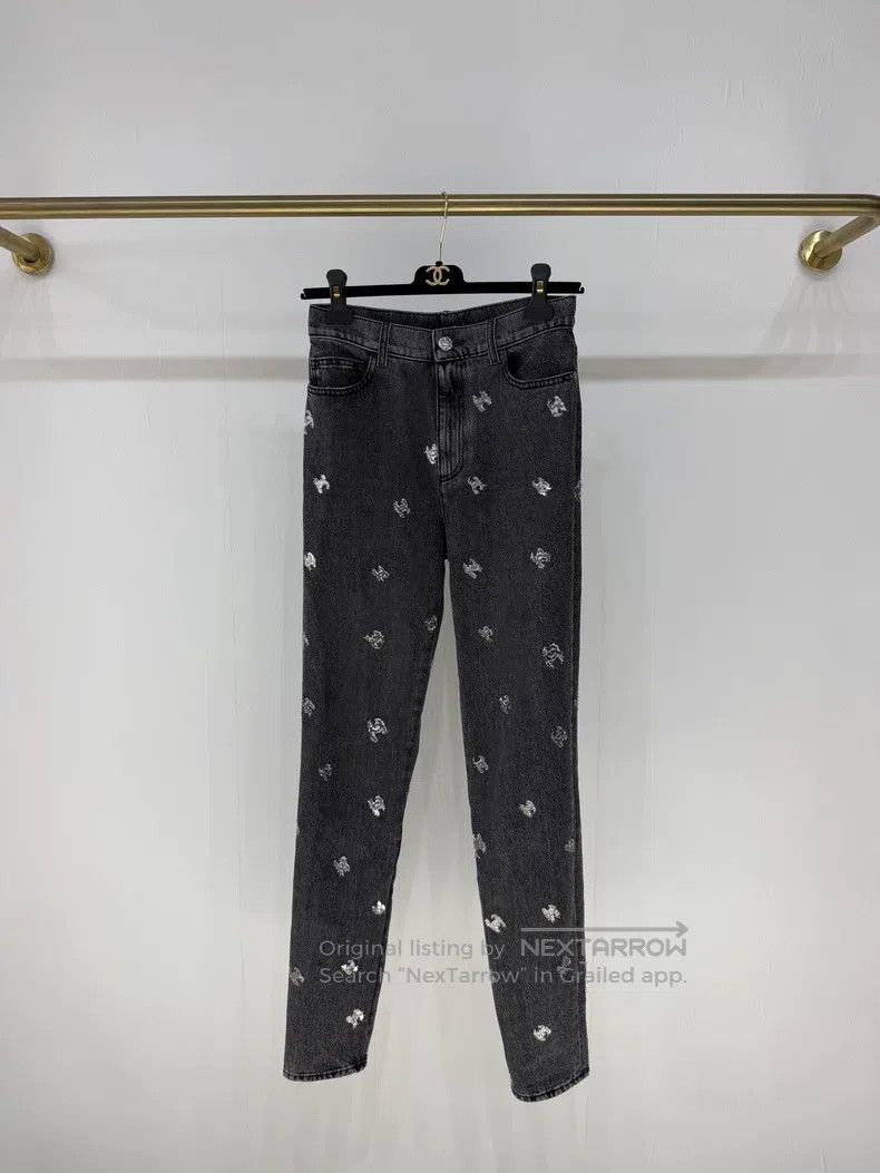 Chanel Chanel 21K double C sequined shorts and jeans Size 24" / US 00 / IT 34 - 1 Thumbnail
