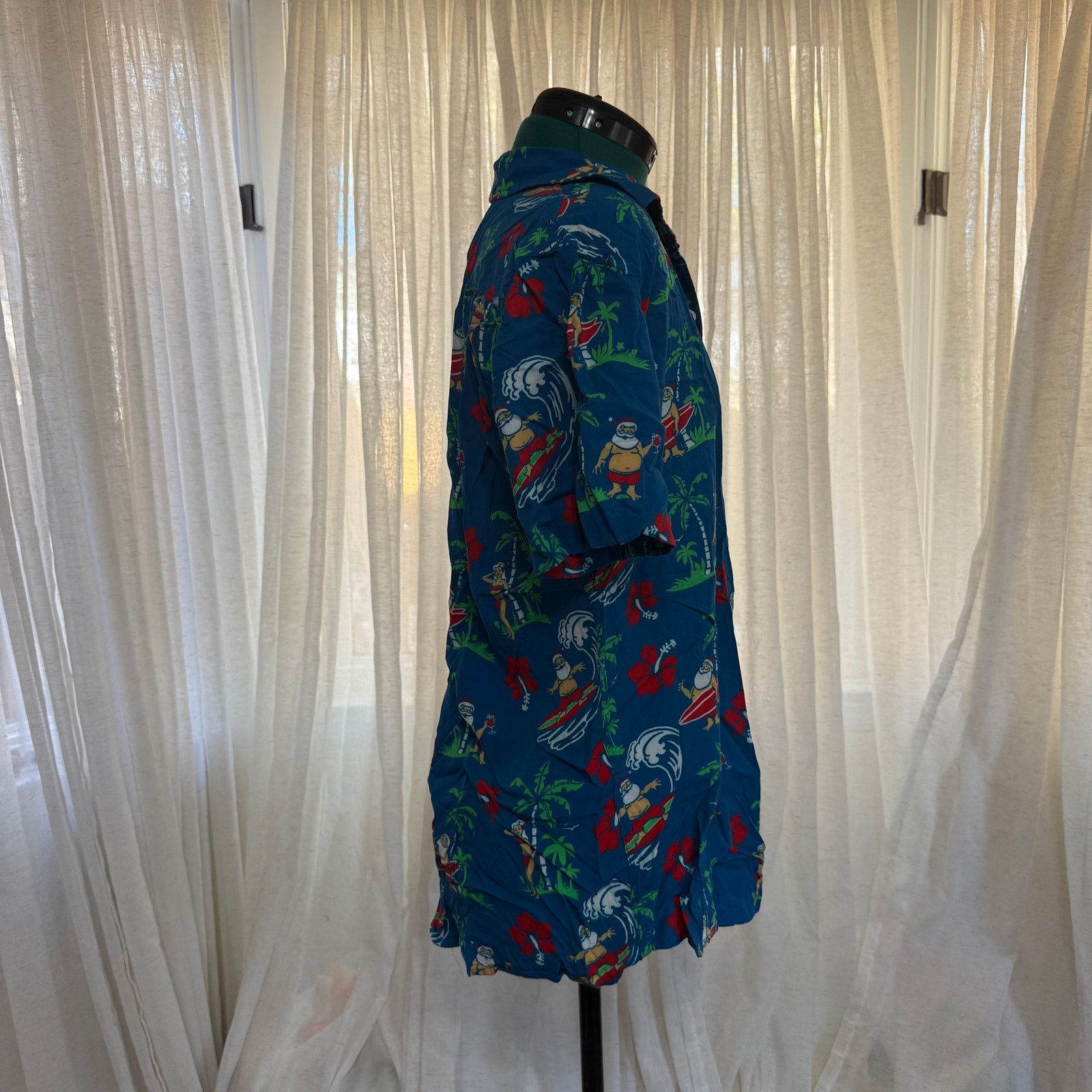 Tipsy Elves Tipsy Elves Surfing Santa Hawaiian Shirt | Sz M Size US M / EU 48-50 / 2 - 4 Thumbnail