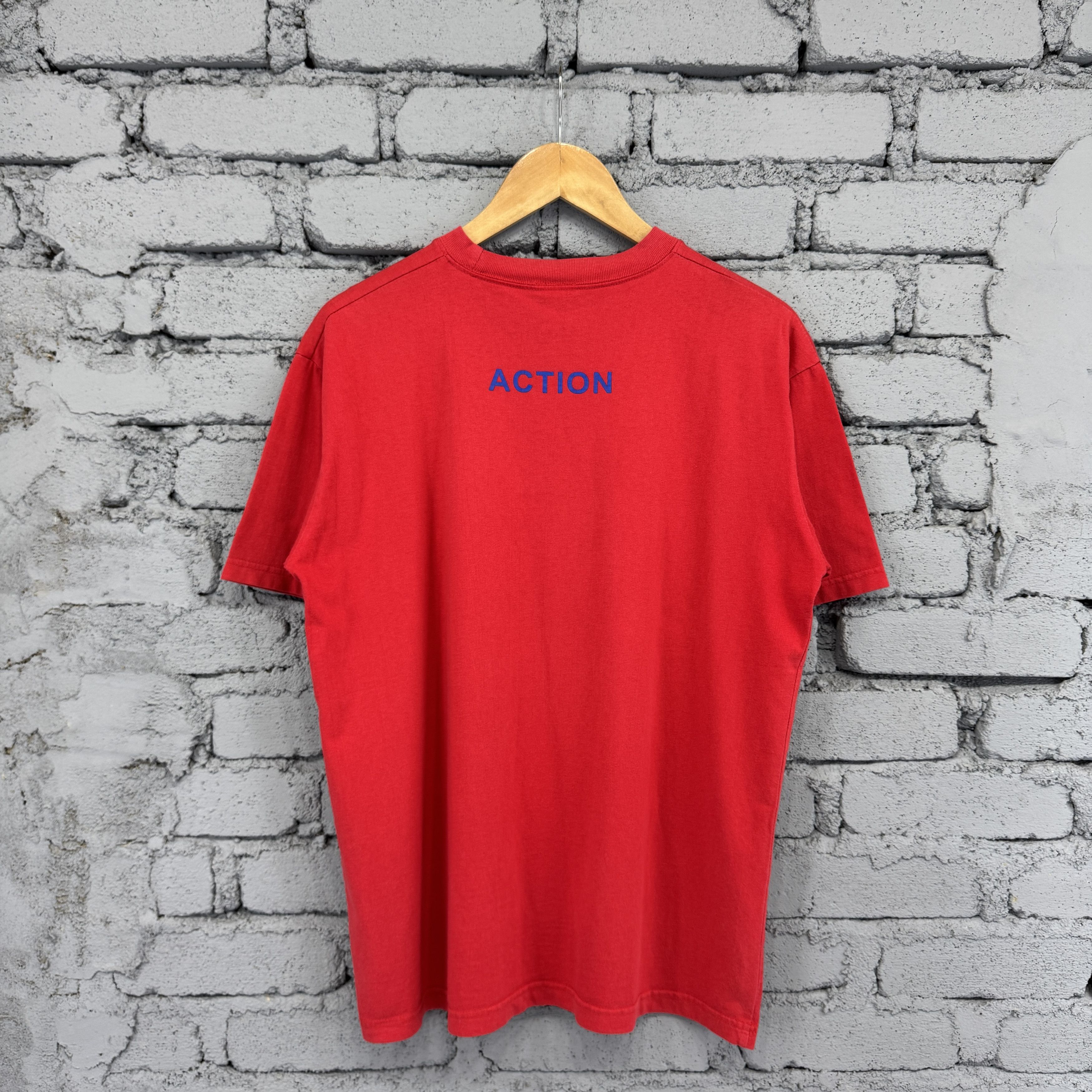 Anime Vintage Red graphic Tshirt featuring the character Doraemon Size US L / EU 52-54 / 3 - 2 Thumbnail
