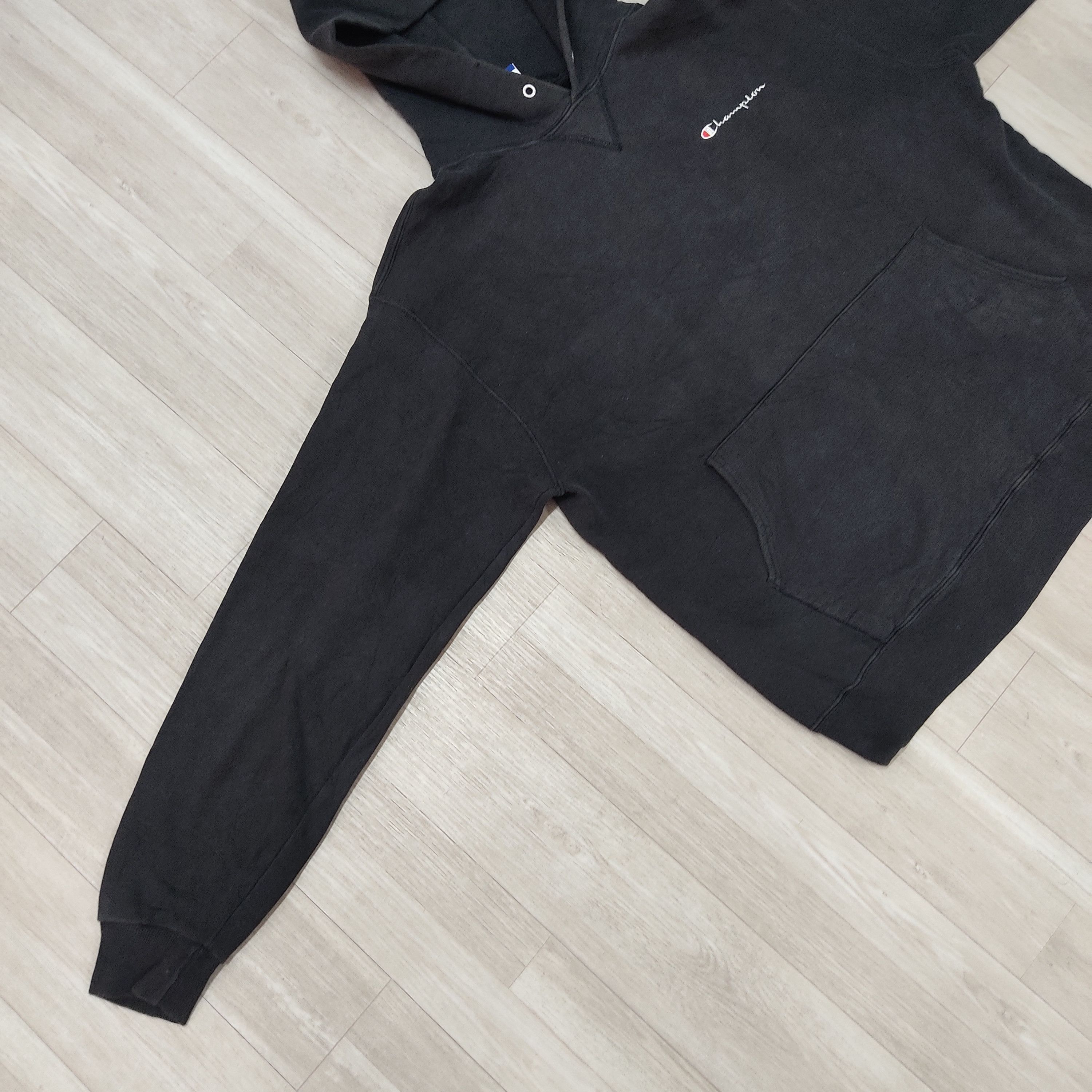 Champion Vintage 90s CHAMPION Script Logo Faded Pullover Hoodie Size US L / EU 52-54 / 3 - 11 Thumbnail