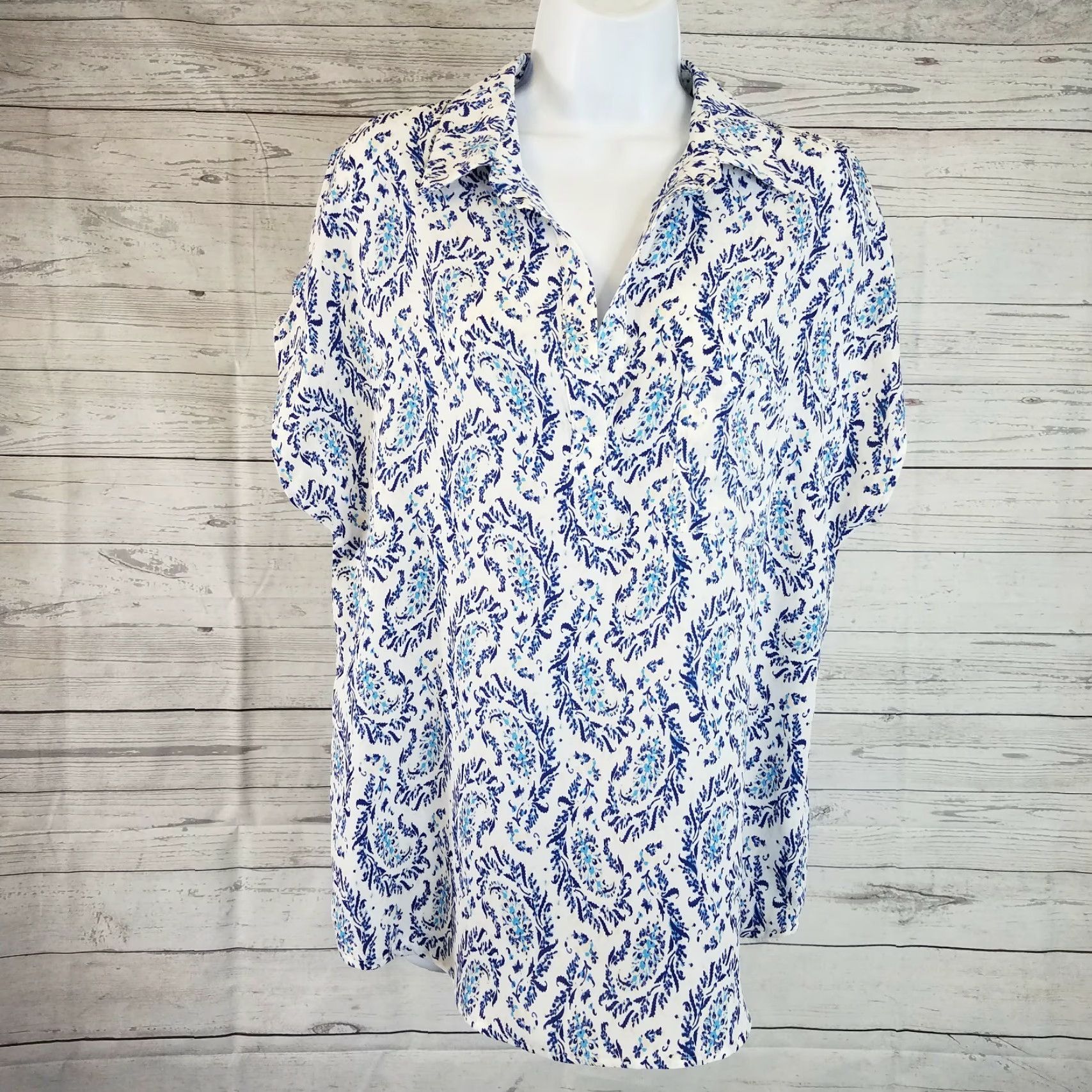 Vintage Pleione Womens Blouse Size L Blue White Paisley Short Sleeve Shirt Womens Blouse 100% Polyester - Size L / US 10 / IT 46 - 2 Thumbnail