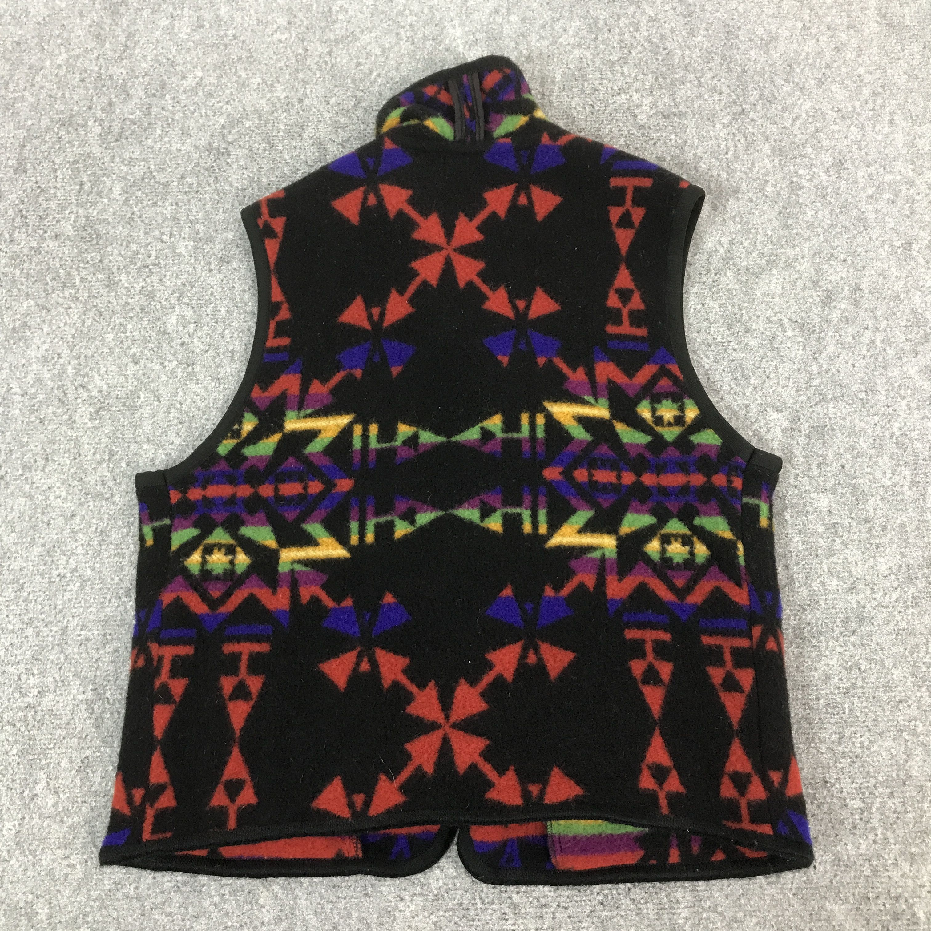 United Colors Of Benetton VTG UNITED COLORS OF BENETTON NAVAJO VEST Size US M / EU 48-50 / 2 - 3 Thumbnail