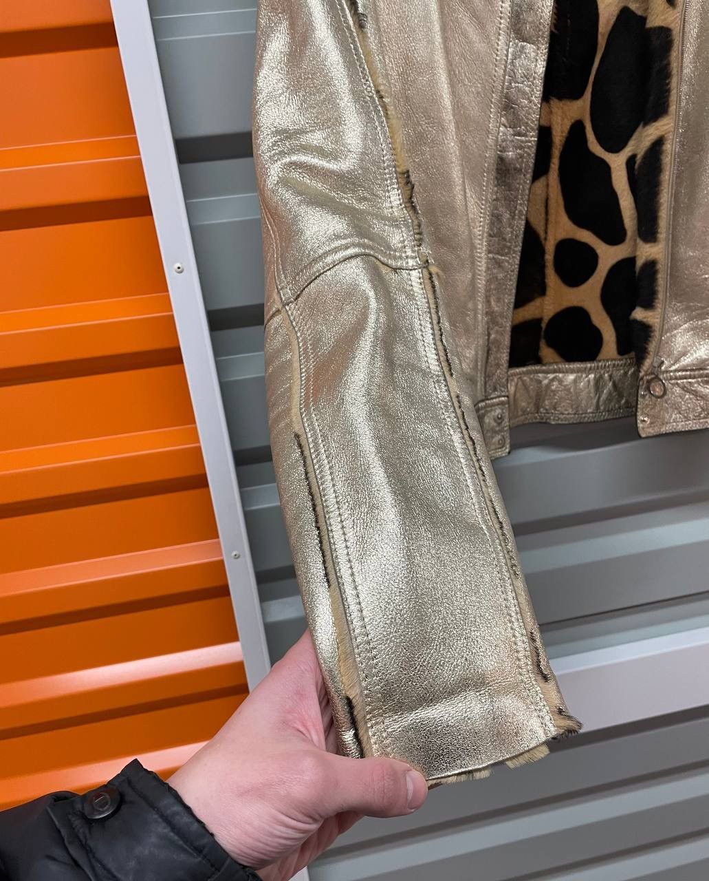 Versace 🔥Rare Vintage Versus Versace Gold Leopard Leather Jacket Size M / US 6-8 / IT 42-44 - 5 Thumbnail