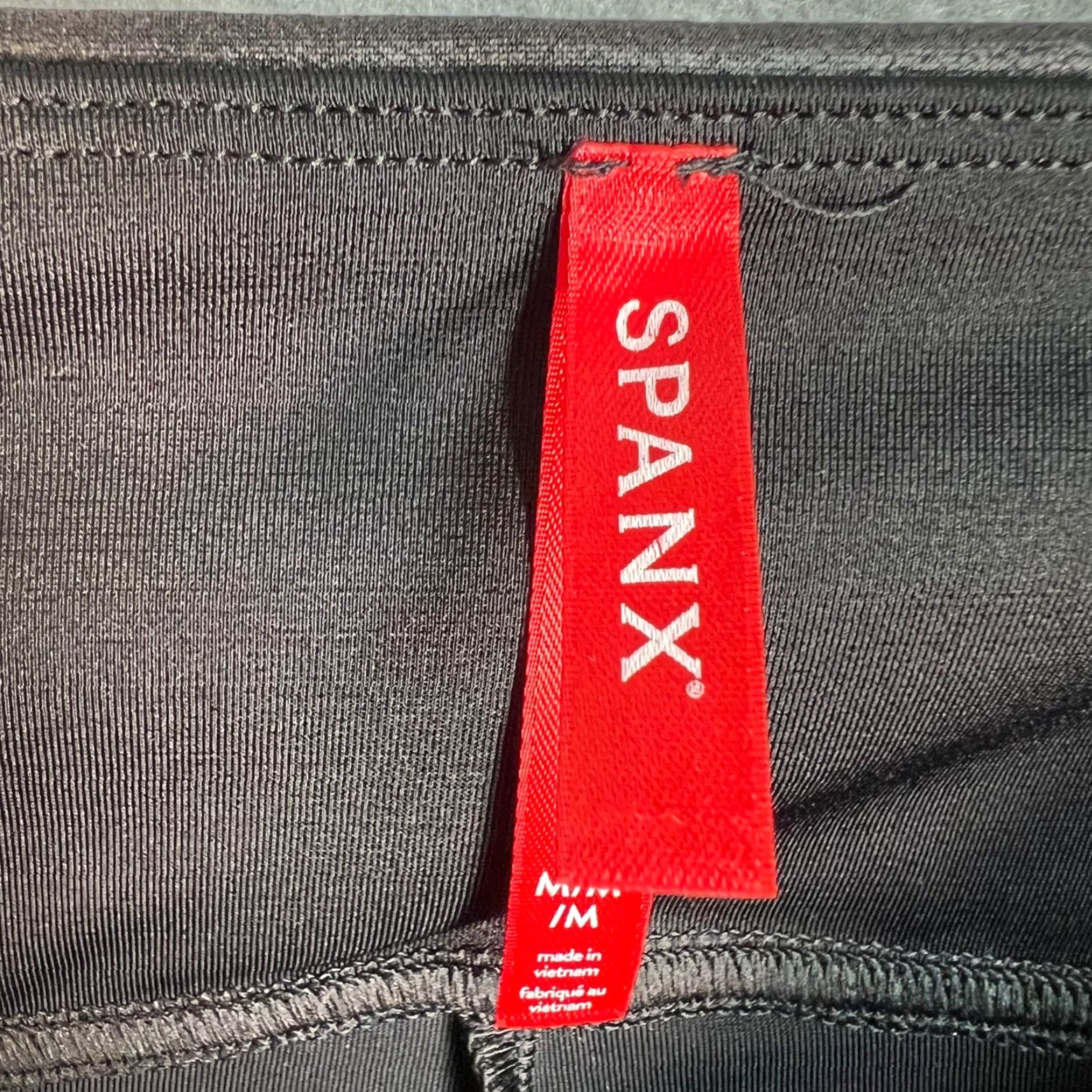 Spanx Spanx Womens Medium Faux Leather High-Waisted Leggings Black M Leggings Faux Leather, Spandex Logo Ankle Rise High Vintage No Size 32" / US 10 / IT 46 - 3 Thumbnail