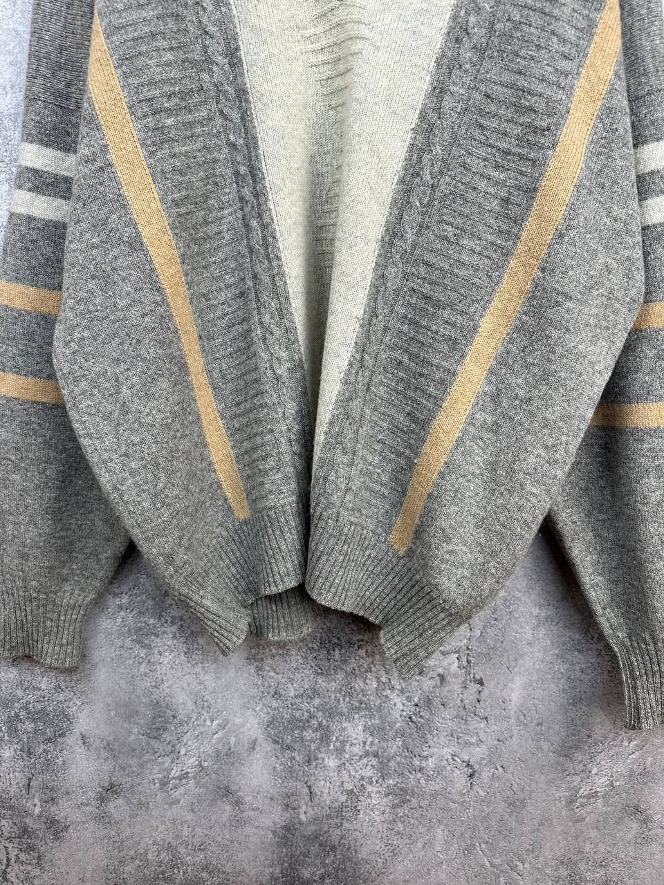 Pringle Of Scotland Pringle of Scotland Striped Scotland Wool V-Neck Sweater VTG Size US M / EU 48-50 / 2 - 7 Thumbnail