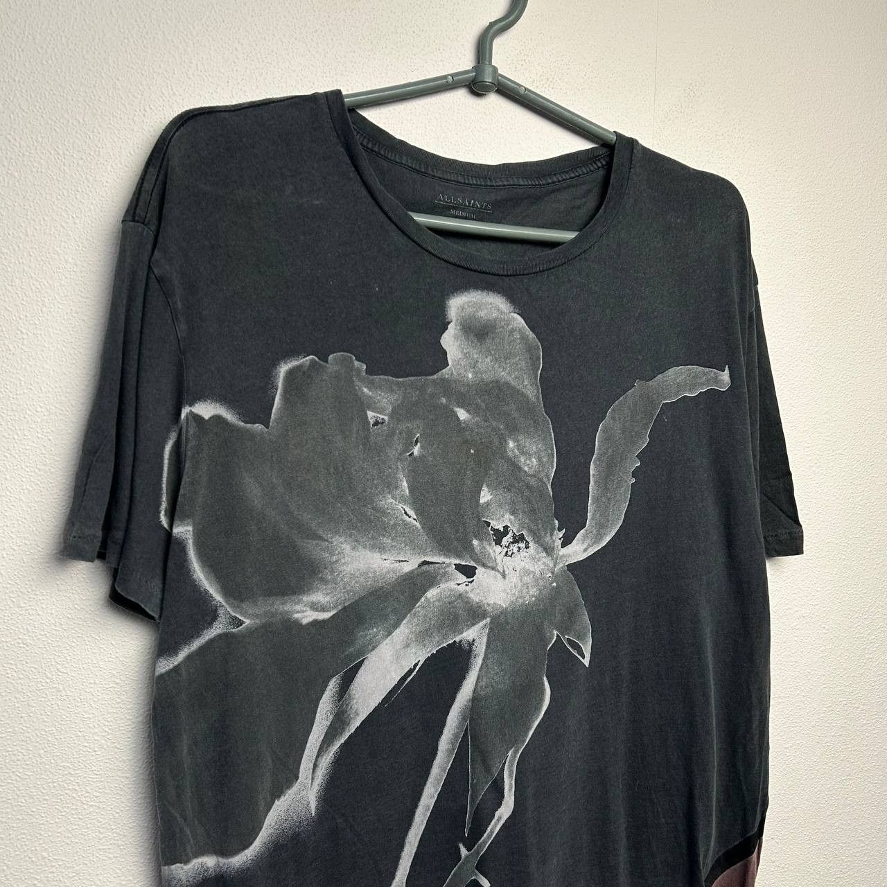 Allsaints Designer Allsaints Big graphic logo streetwear grey y2k tee Size US M / EU 48-50 / 2 - 2 Thumbnail