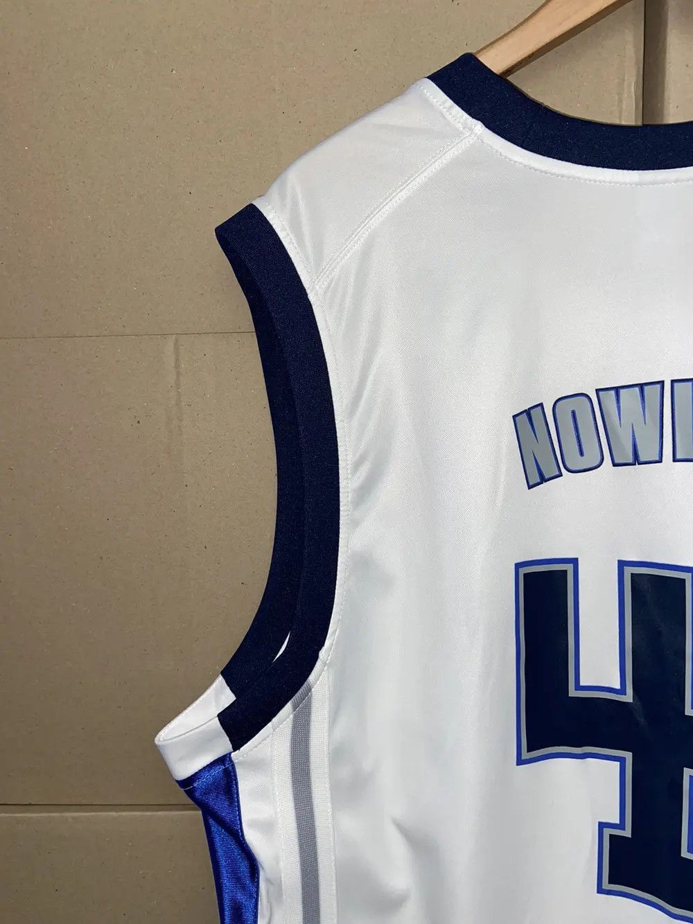 NBA VINTAGE NIKE NOWITZKY 41 BASKETBALL NBA JERSEY SHIRT USA Y2K Size US L / EU 52-54 / 3 - 7 Thumbnail