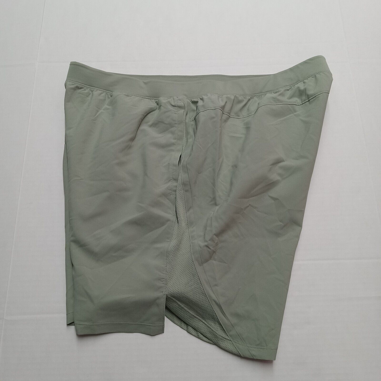 Under Armour Under Armour Men's Launch Run 7" Ins Shorts Men's 2XL Green Size US 40 / EU 56 - 8 Thumbnail
