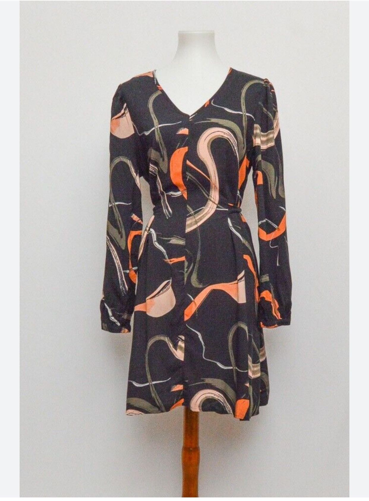 Nine West NWT Nine West Long Sleeve Geometric Belted Dress For Woman L Size L / US 10 / IT 46 - 1 Thumbnail