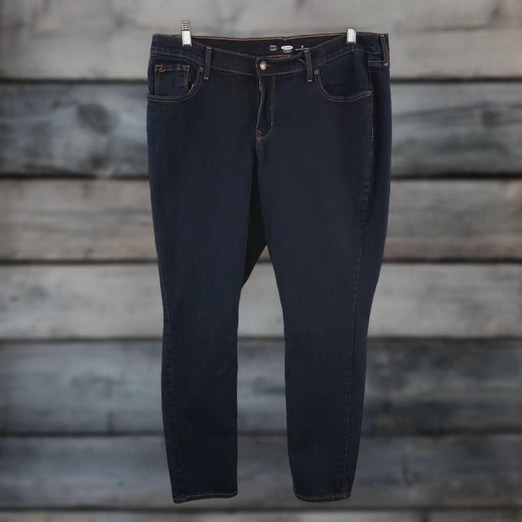 Old Navy Old Navy Womens Skinny Jeans Sz 16 Blue Dark Wash High Rise Jeans Womens 16 Blue Dark Wash Skinny 29.5 Inseam Rise 11" Regular Size 38" / US 16 / IT 52 - 1 Thumbnail