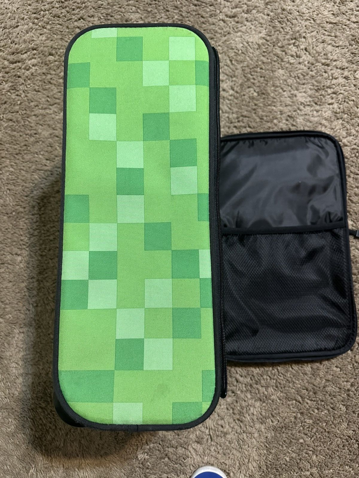 Other Vintage Minecraft 18" Carry On Suitcase 2018 Size ONE SIZE - 6 Thumbnail