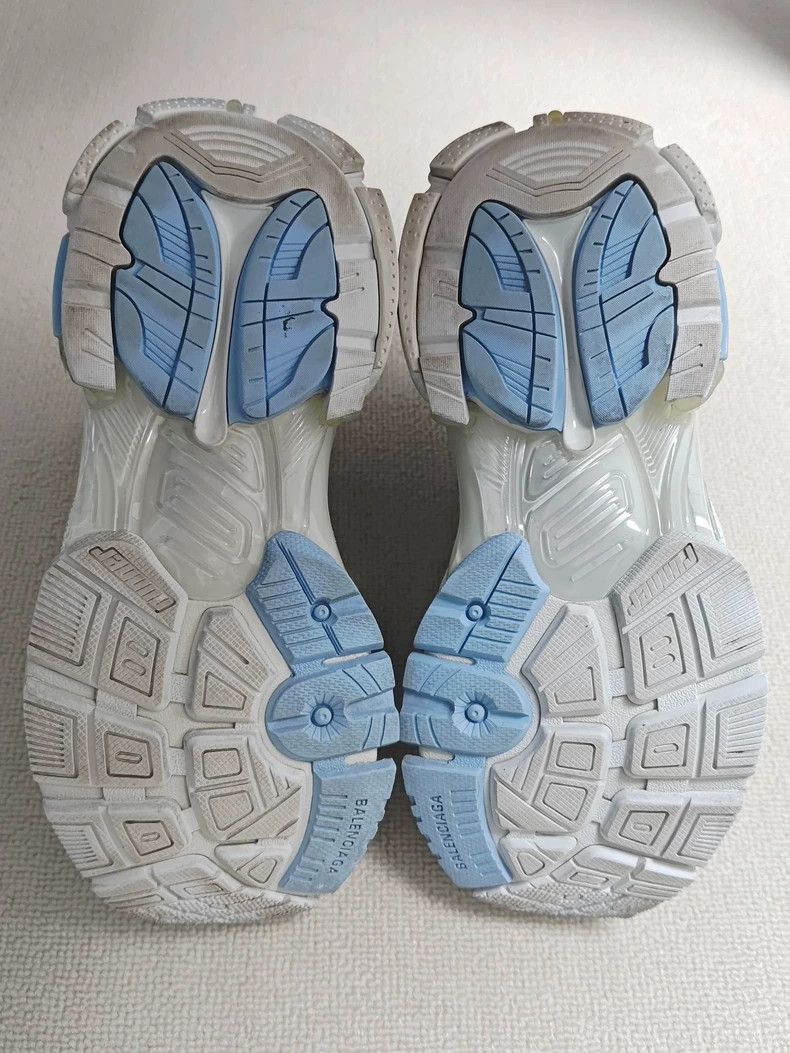 Balenciaga Balenciaga size 35 Runner Low Top Shoes 2502-Nextarrow Size US 5 / EU 37 - 8 Thumbnail