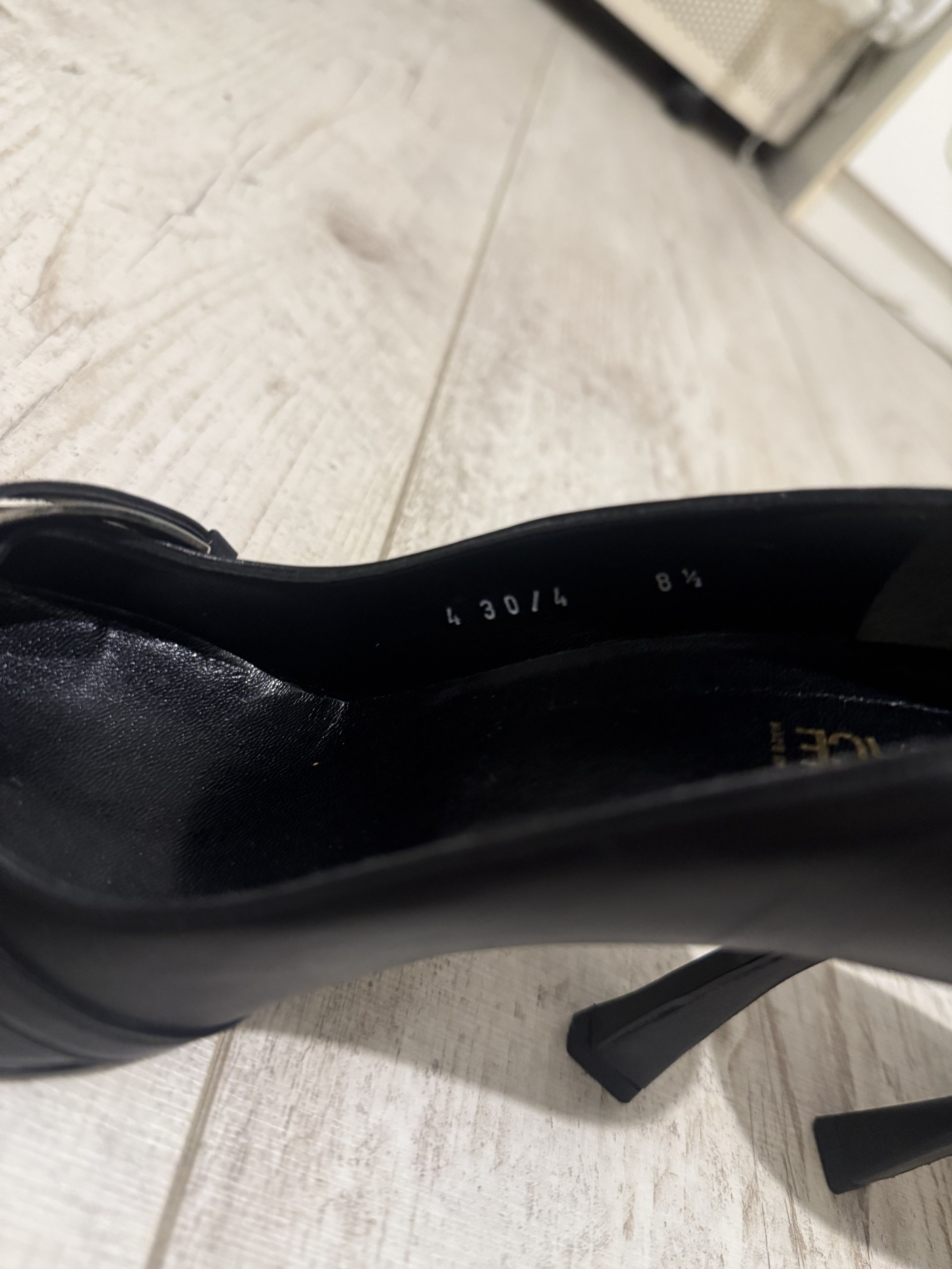Versace Vintage Versace - Black Leather Pointed Heels 38.5 (8.5) Size US 8.5 / IT 38.5 - 8 Thumbnail