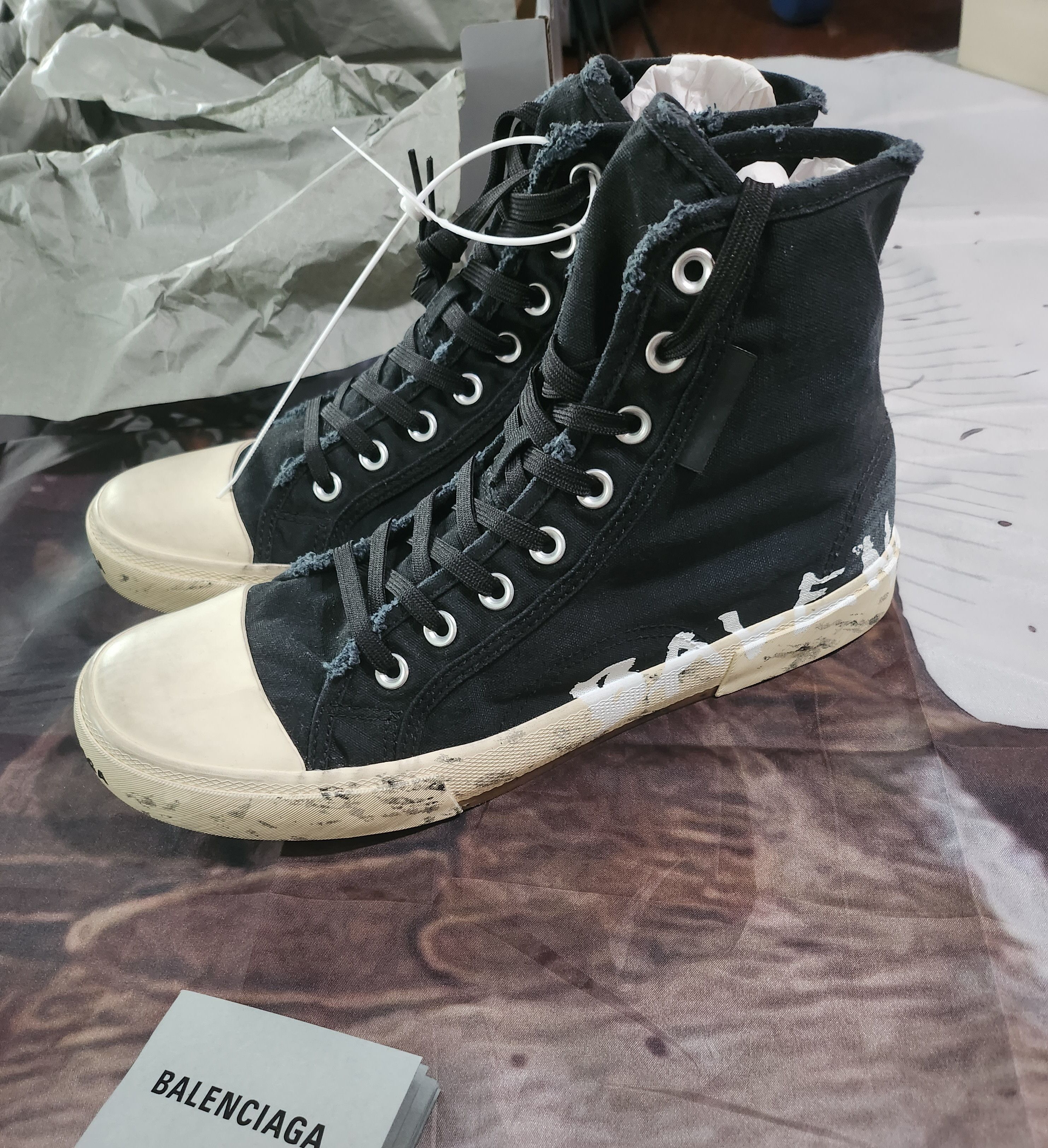 Balenciaga Paris Graffiti High Top Size US 11 / EU 44 - 1 Thumbnail
