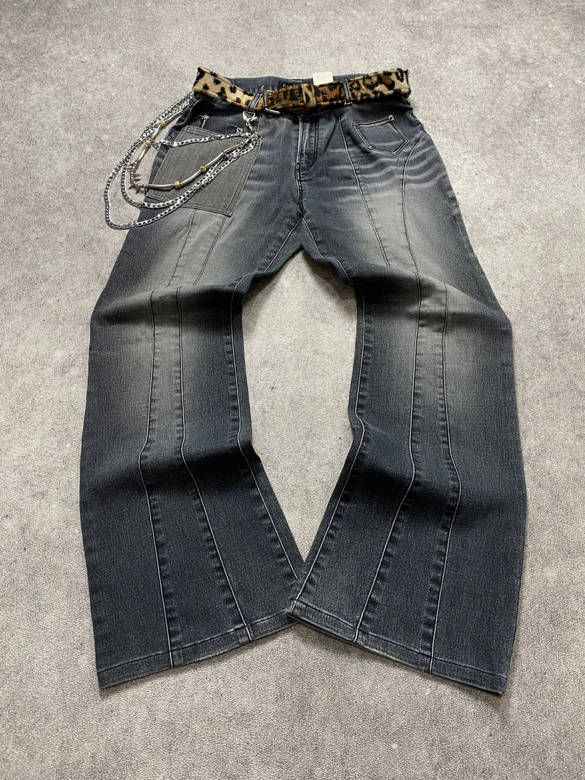 If Six Was Nine × Japanese Brand × Le Grande Bleu (L.G.B.) 2000s Caravan Mudwash Flare Jean Size US 31 - 1 Thumbnail