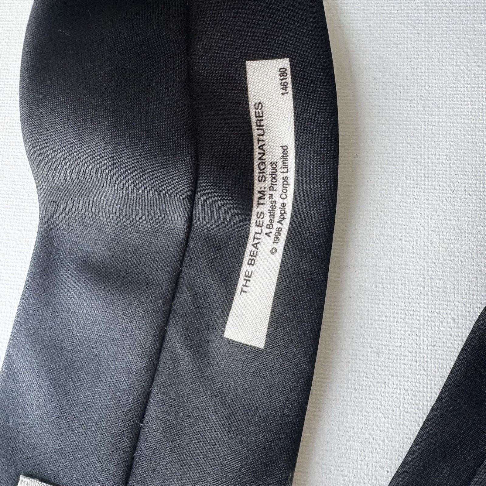 Ralph Marlin Ralph Marlin x The Beatles “Signatures” Tie — Vintage 1990s Size ONE SIZE - 10 Thumbnail