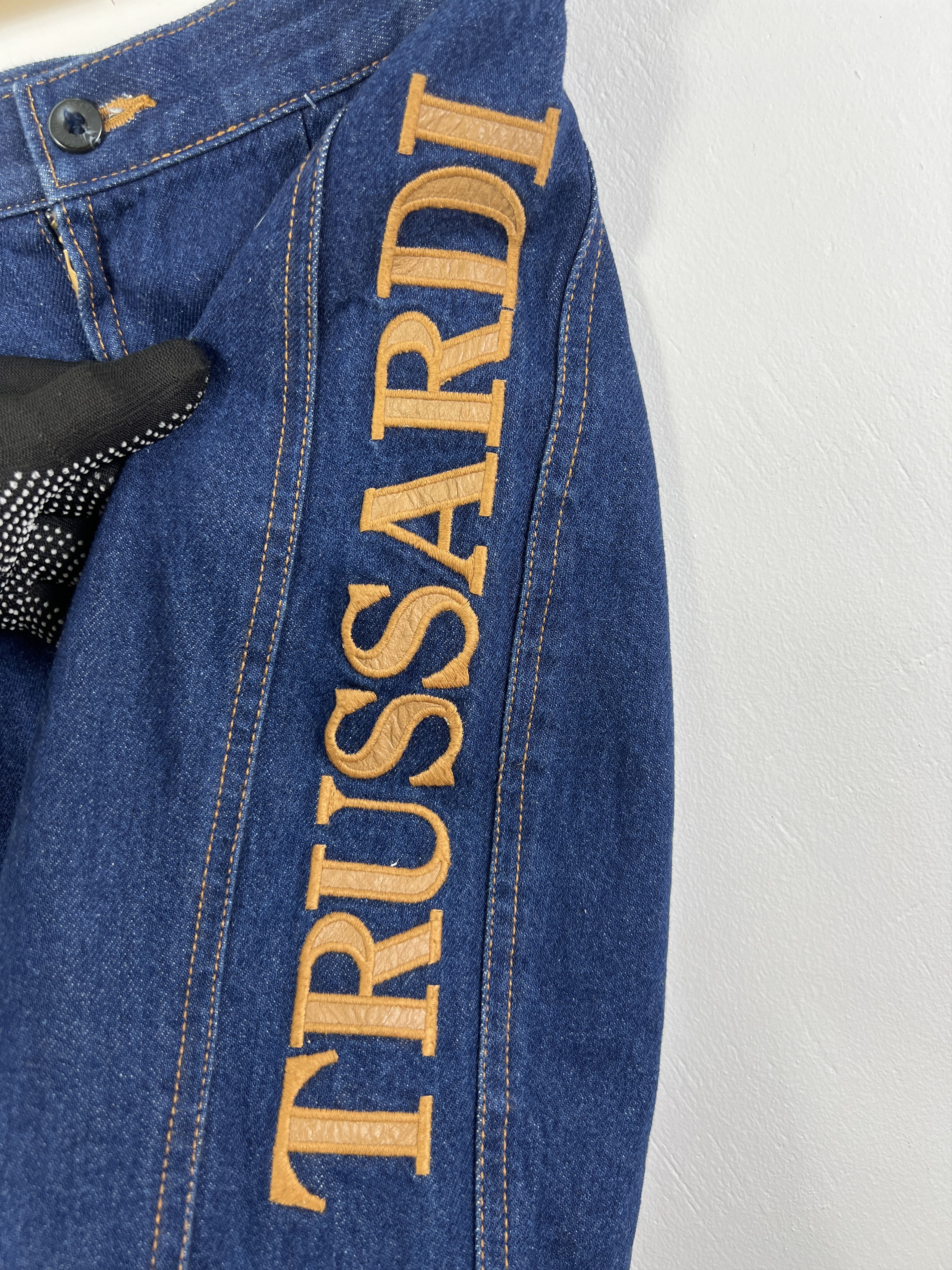 Trussardi Vintage Trussardi Side Embroidery Mini Denim Skirt GTMP231 Size 24" / US 00 / IT 34 - 2 Thumbnail