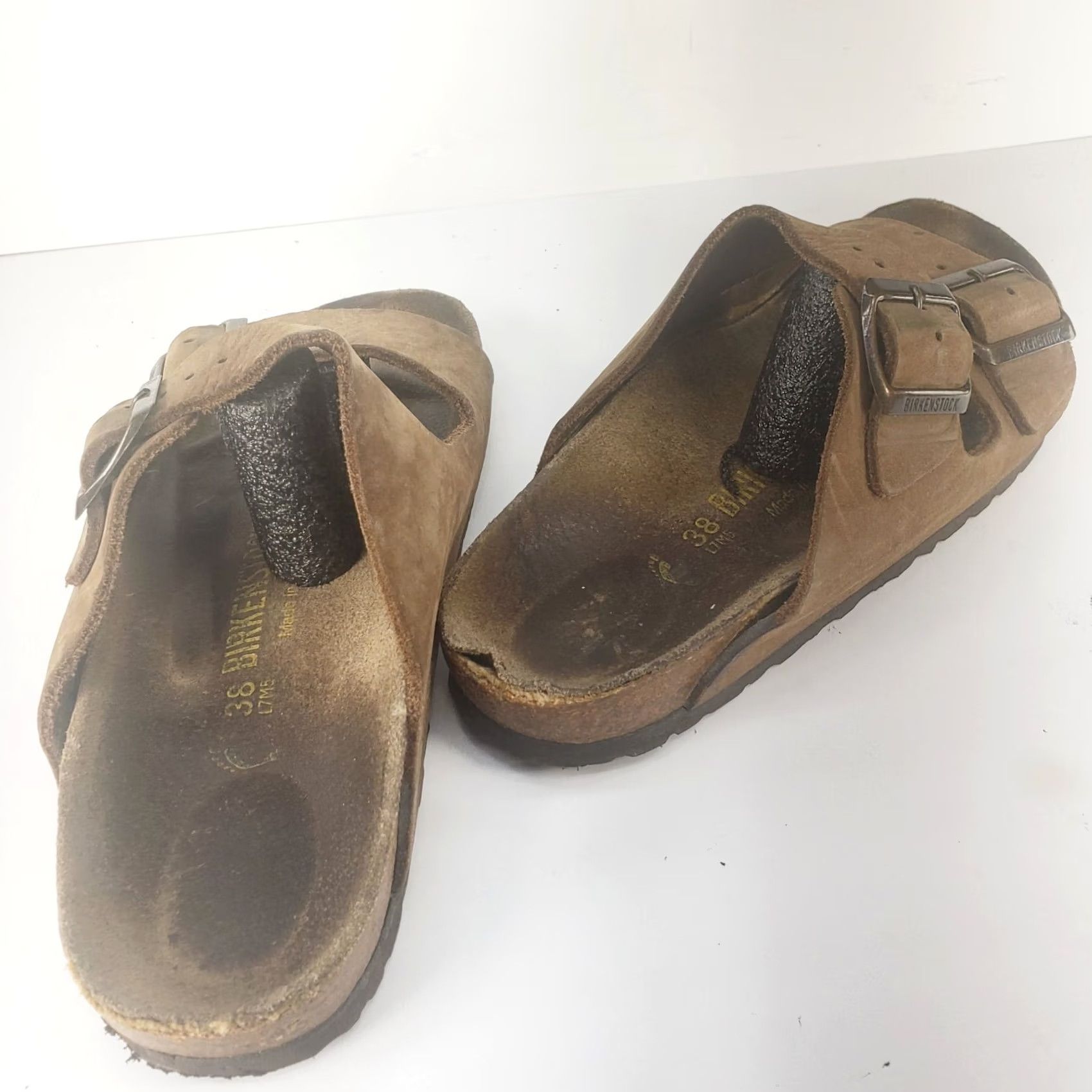 Birkenstock Birkenstock Arizona Sandals Tan Suede Size 38 Women 7 Buckle Flat Slide Unisex? No—Women Accessories? Size US 7 / IT 37 - 4 Thumbnail