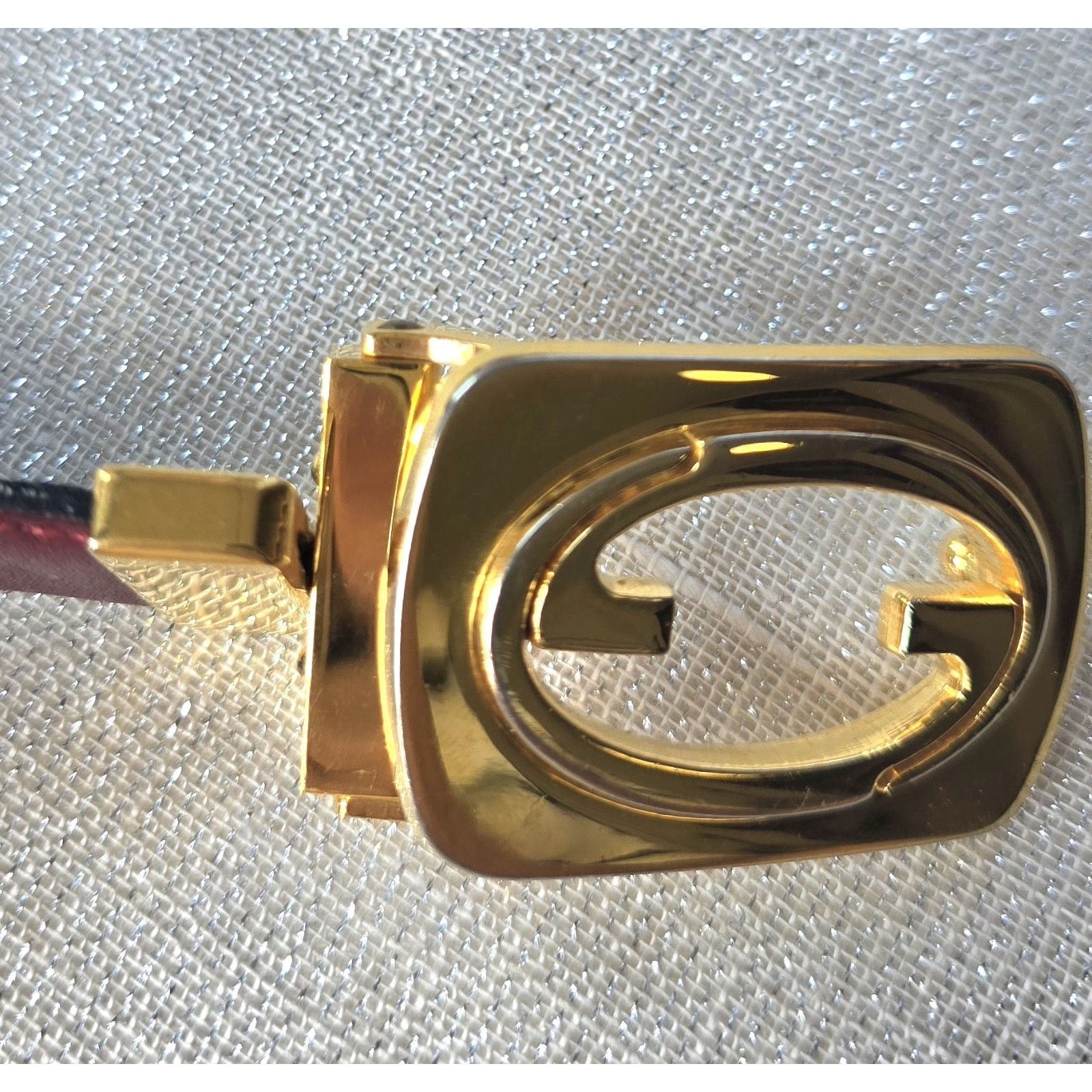 Gucci Gucci Vintage Reversible Leather Belt With Gold Tone Buckle Size 26 - 13 Thumbnail