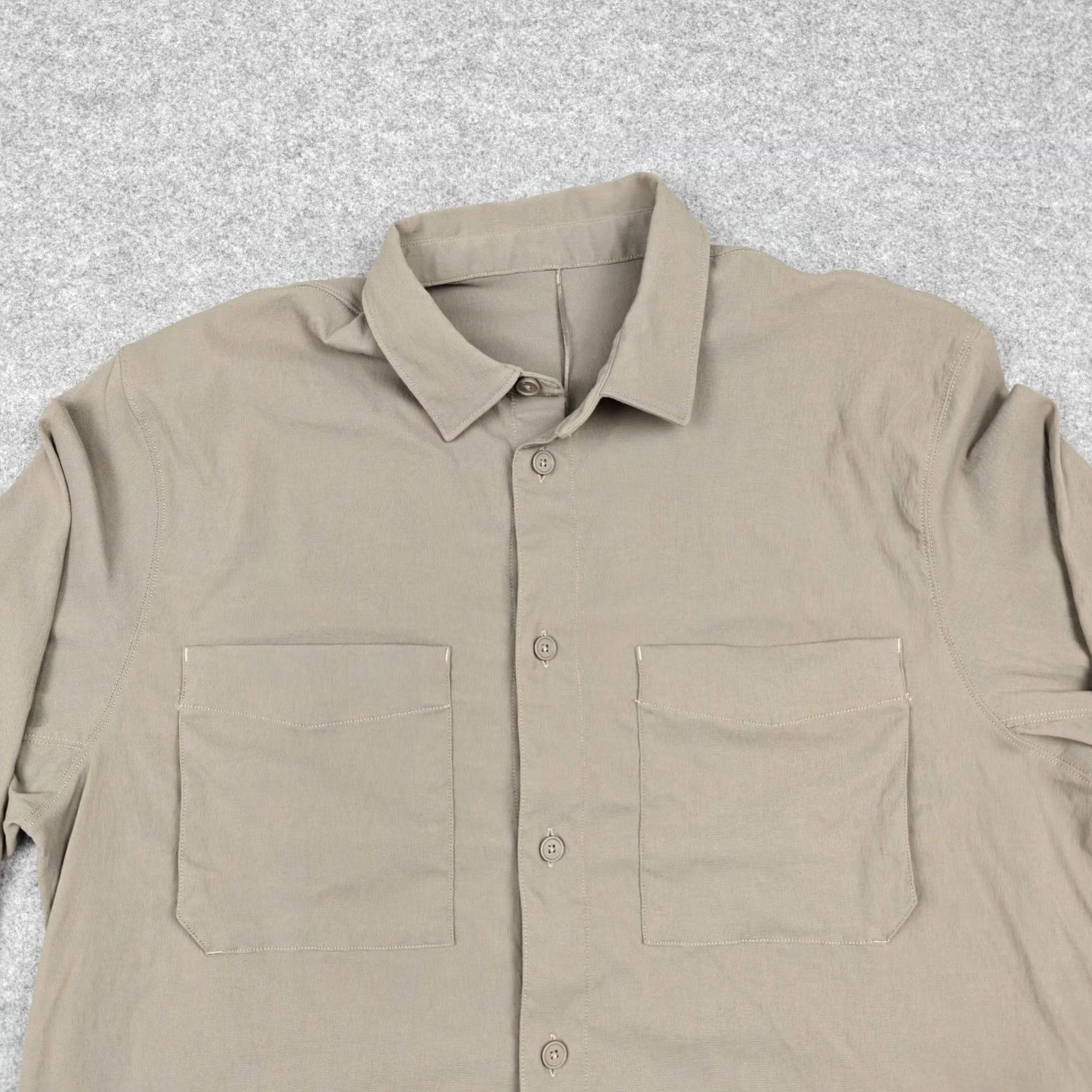 Lululemon Lululemon Shirt Mens Medium Beige Solid Long Sleeve Button Up Relaxed Casual Size US M / EU 48-50 / 2 - 2 Thumbnail