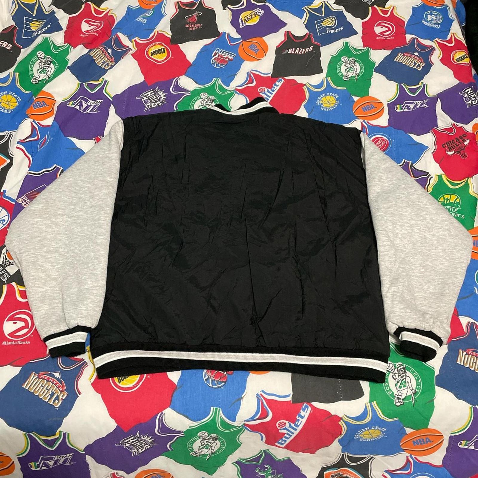 NHL × Vintage Vintage 90s NHL Chicago Blackhawks Hockey Bomber Jacket Size US XL / EU 56 / 4 - 2 Thumbnail