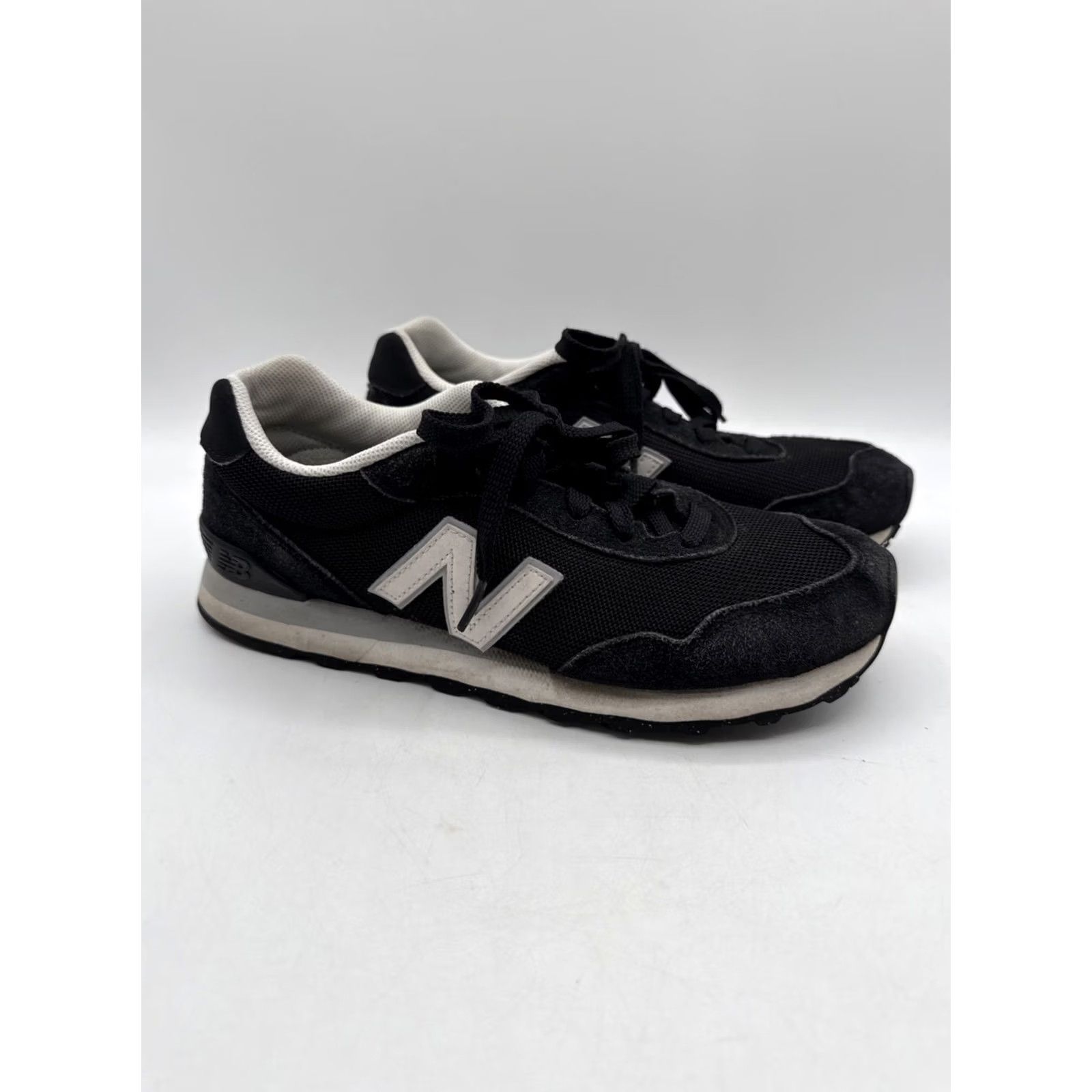 New Balance New Balance Classics 515 V3 Sneaker Suede Black White Women Men 7.5 9 | Walking Comfort Athletic Shoe Size US 7 / IT 37 - 2 Thumbnail
