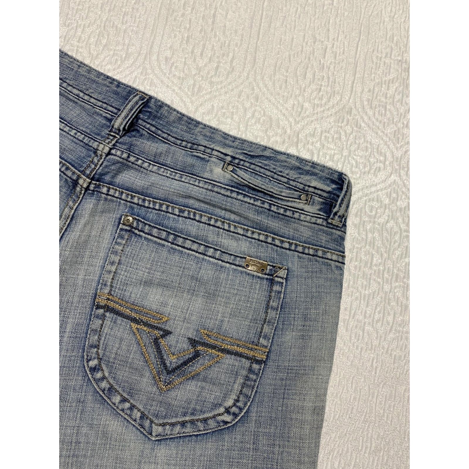 Buffalo David Bitton Buffalo David Bitton Jeans Mens 38x32 Blue Wash Straight Leg Embroidered Denim Jeans - 5-Pocket Logo Back Pocket Size US 38 / EU 54 - 5 Thumbnail