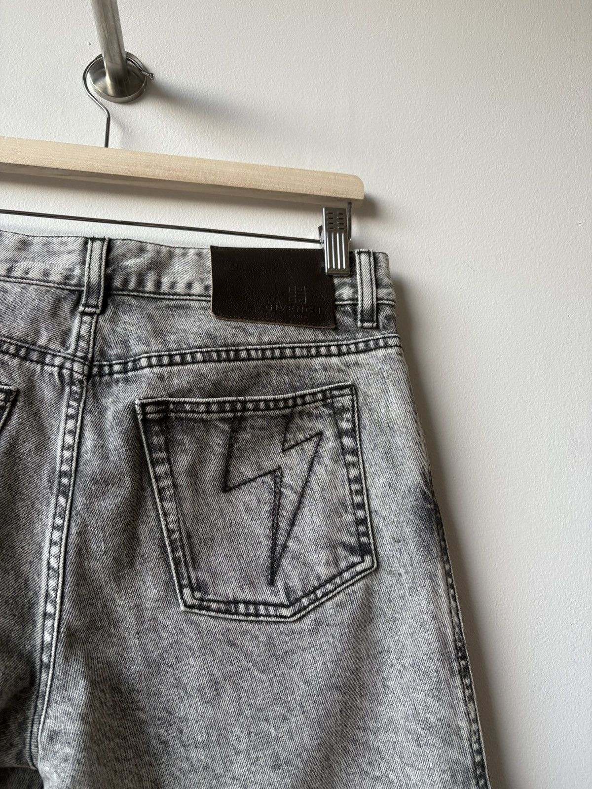 Givenchy Givenchy light grey biker denim Size US 29 - 3 Thumbnail