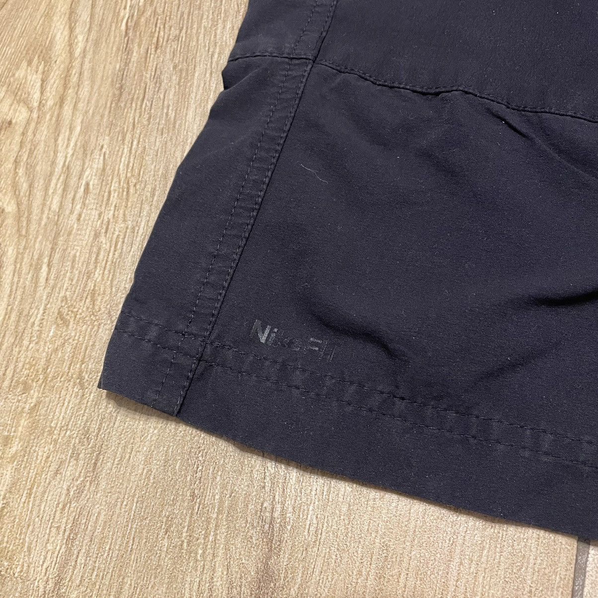 Other Vintage Small Logo Nike Acg Shorts Size US 27 - 7 Thumbnail