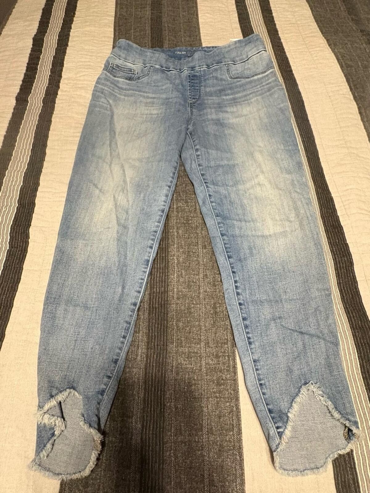 Chicos Chico’s pull on jeggings ankle jeans Size 30" / US 8 / IT 44 - 1 Thumbnail