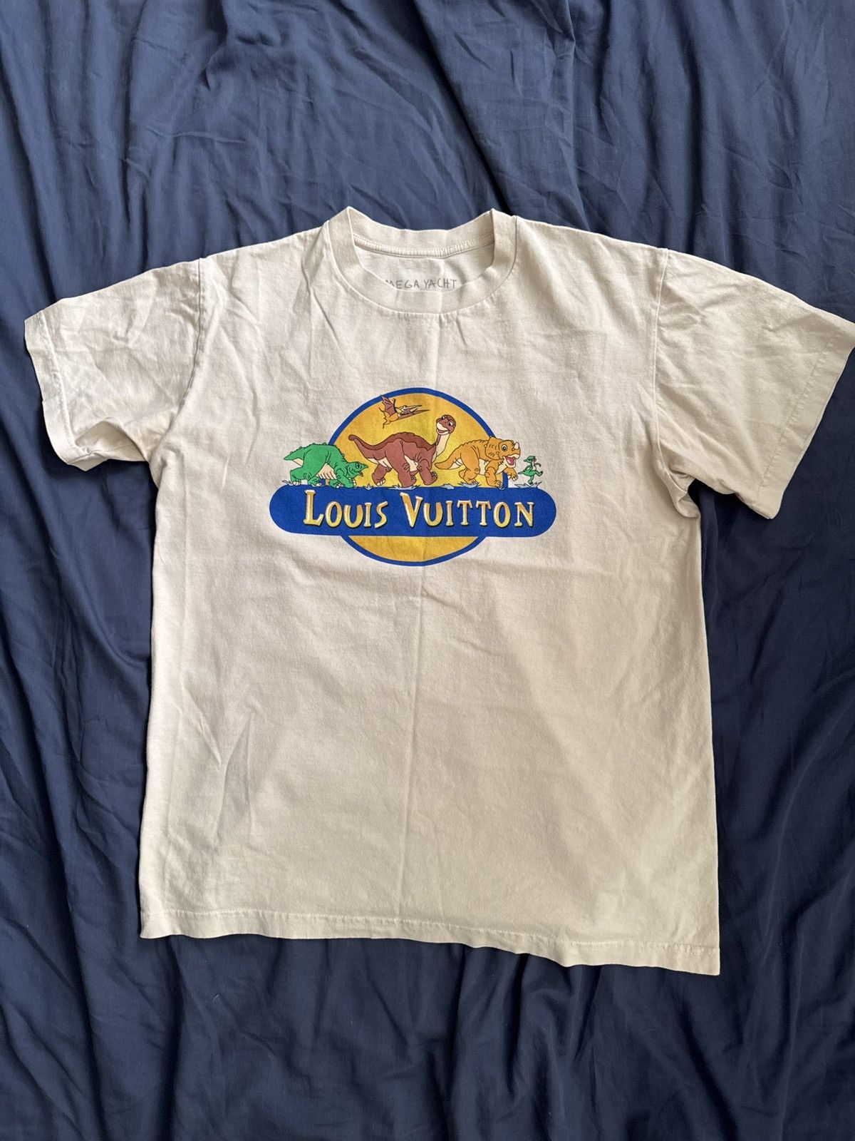 Mega Yacht Mega Yacht Land Before Time LV tee M Size US M / EU 48-50 / 2 - 1 Preview