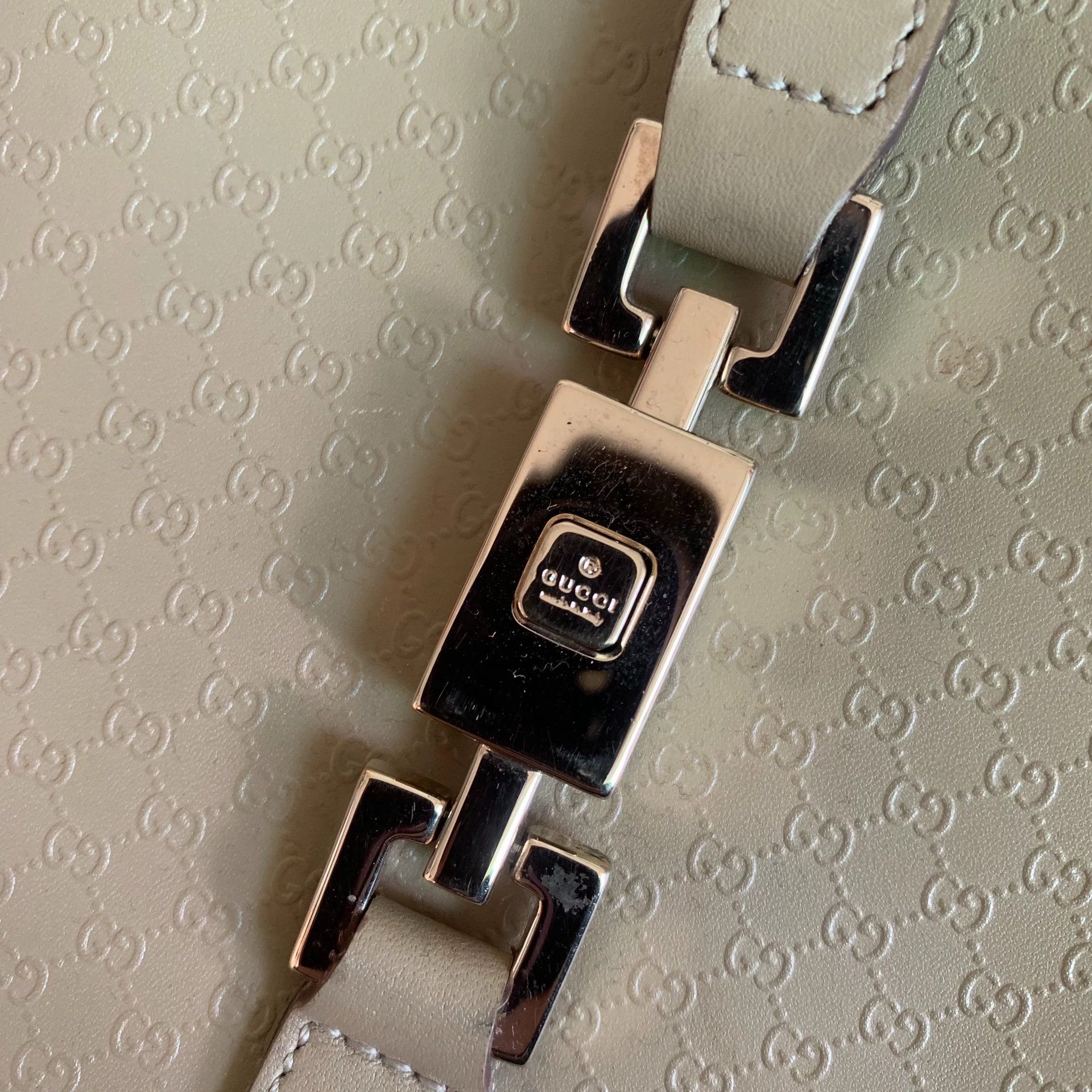Gucci Gucci Vintage Embossed Taupe Armpit Bag Size ONE SIZE - 6 Thumbnail