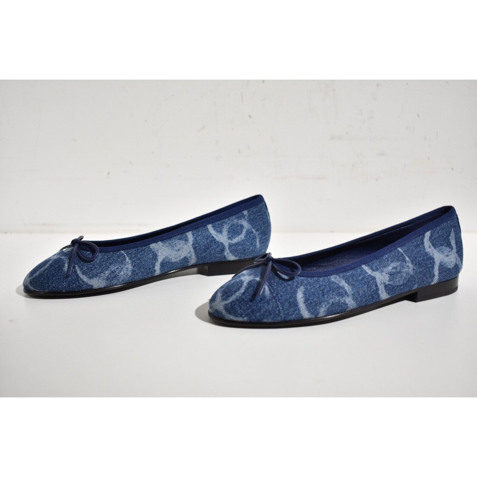 Chanel 23B Printed Denim CC Logo Bow Tie Ballet Ballerina Flat 36.5 Size US 6.5 / IT 36.5 - 10 Thumbnail