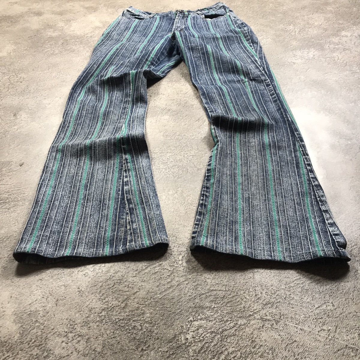 Vintage Vintage Y2K Distressed Flared Jeans Japanese Streetwear 26 Size 26" / US 2 / IT 38 - 1 Thumbnail