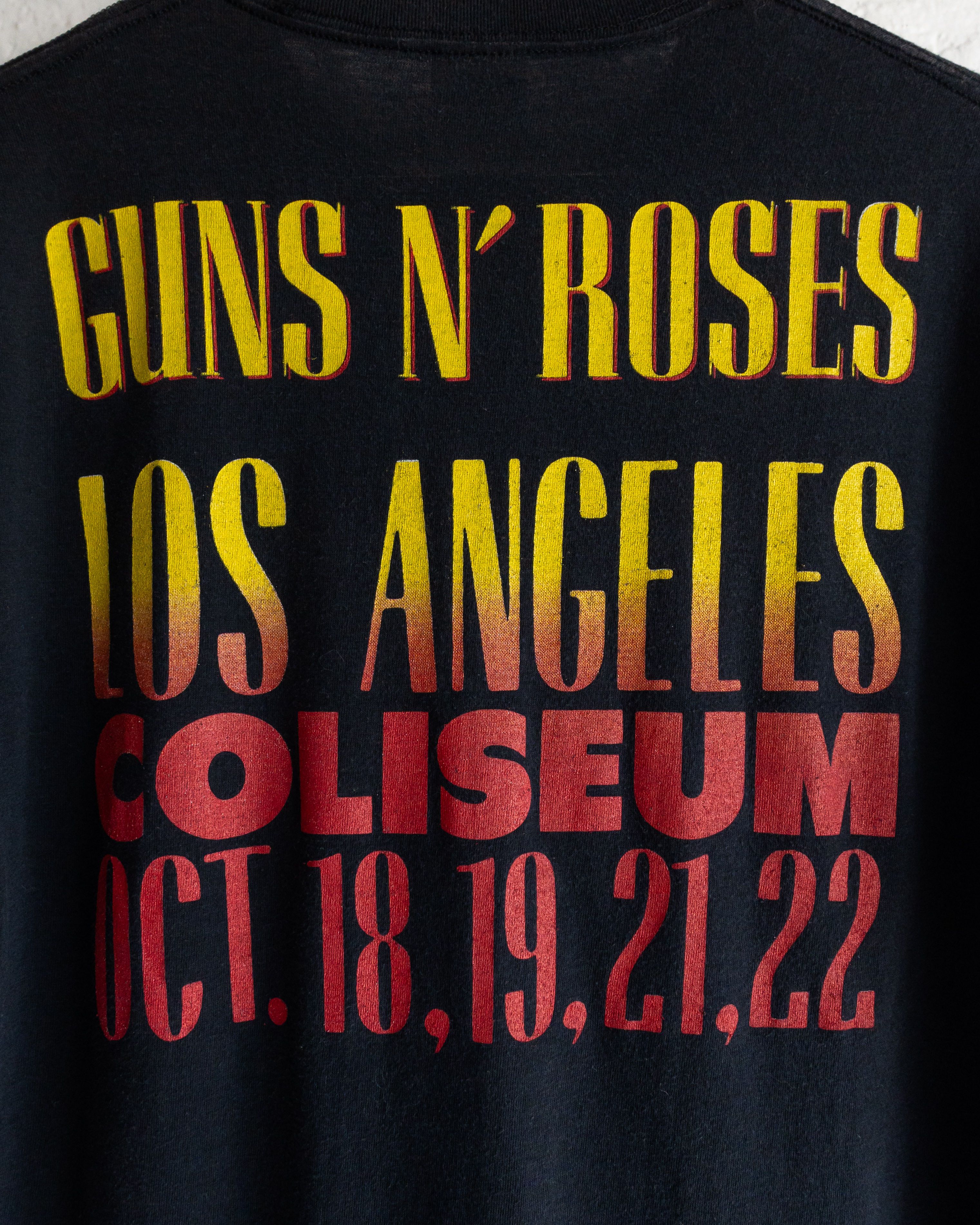 Vintage Vintage 1980s Original Guns N Roses LA Coliseum Tour T Shirt Size US L / EU 52-54 / 3 - 3 Thumbnail