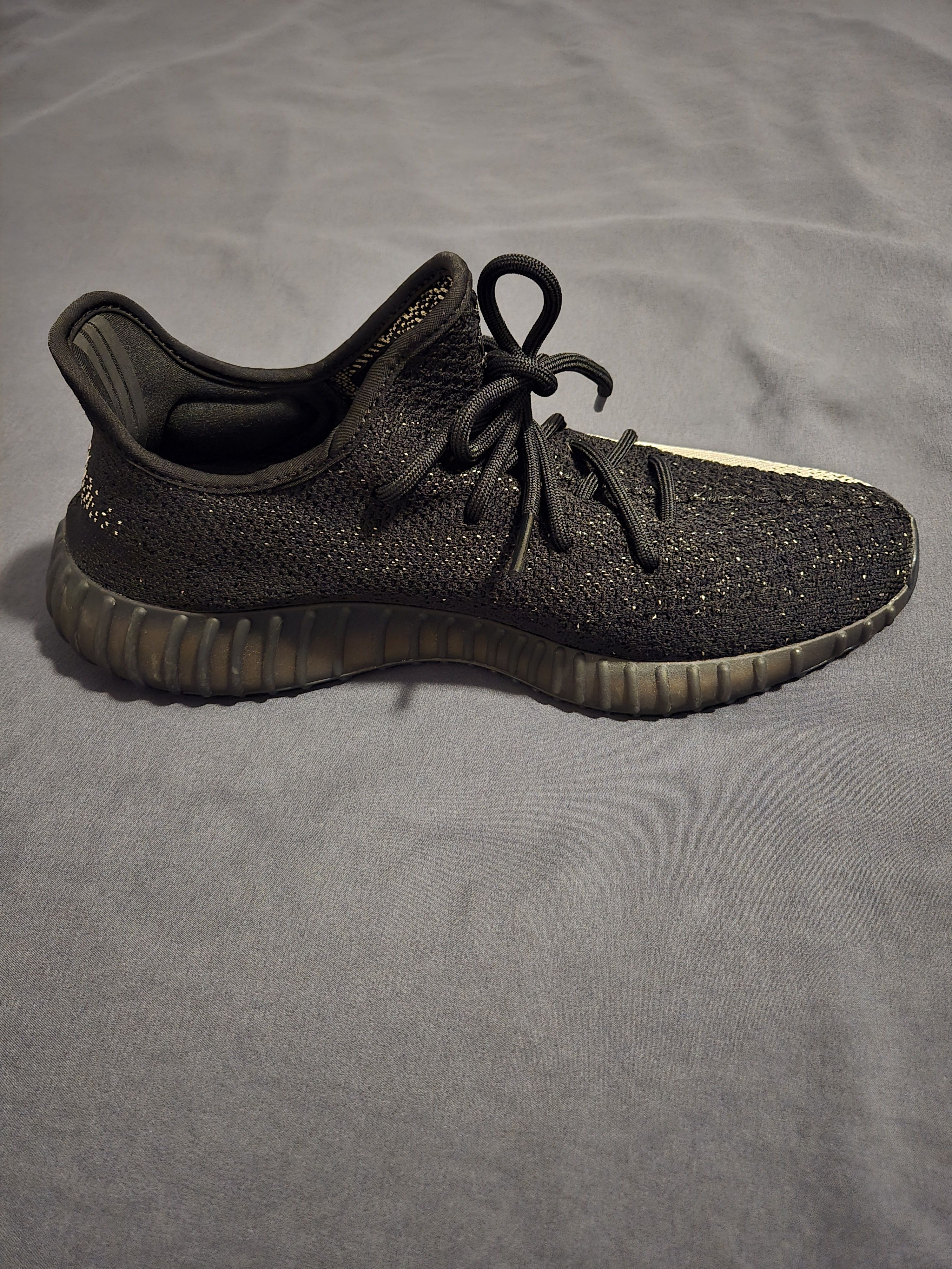 Adidas Yeezy Boost 350 v2 Black/White Size US 10.5 / EU 43-44 - 9 Thumbnail