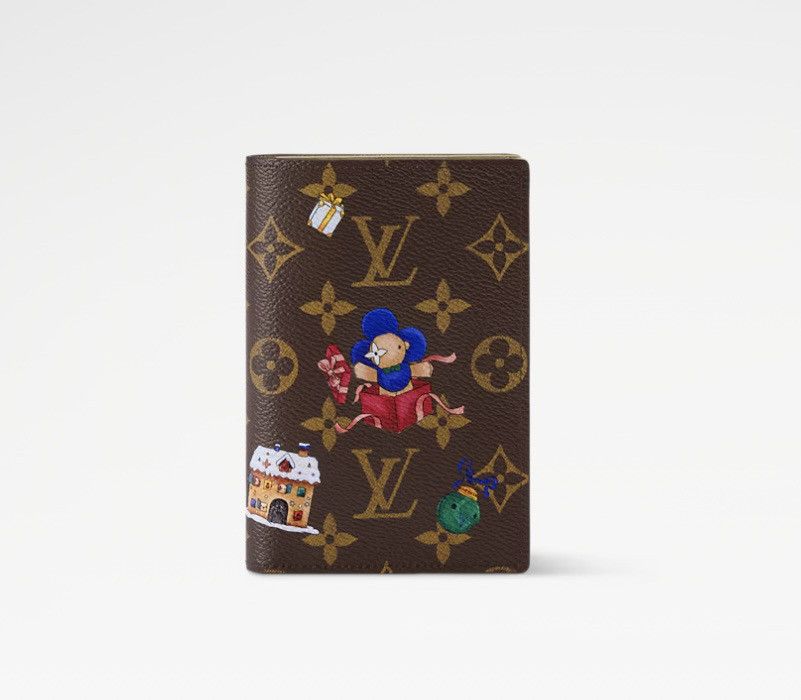 Louis Vuitton Louis Vuitton M15327 Passport Cover Monogram Iced Gold Size ONE SIZE - 1 Thumbnail