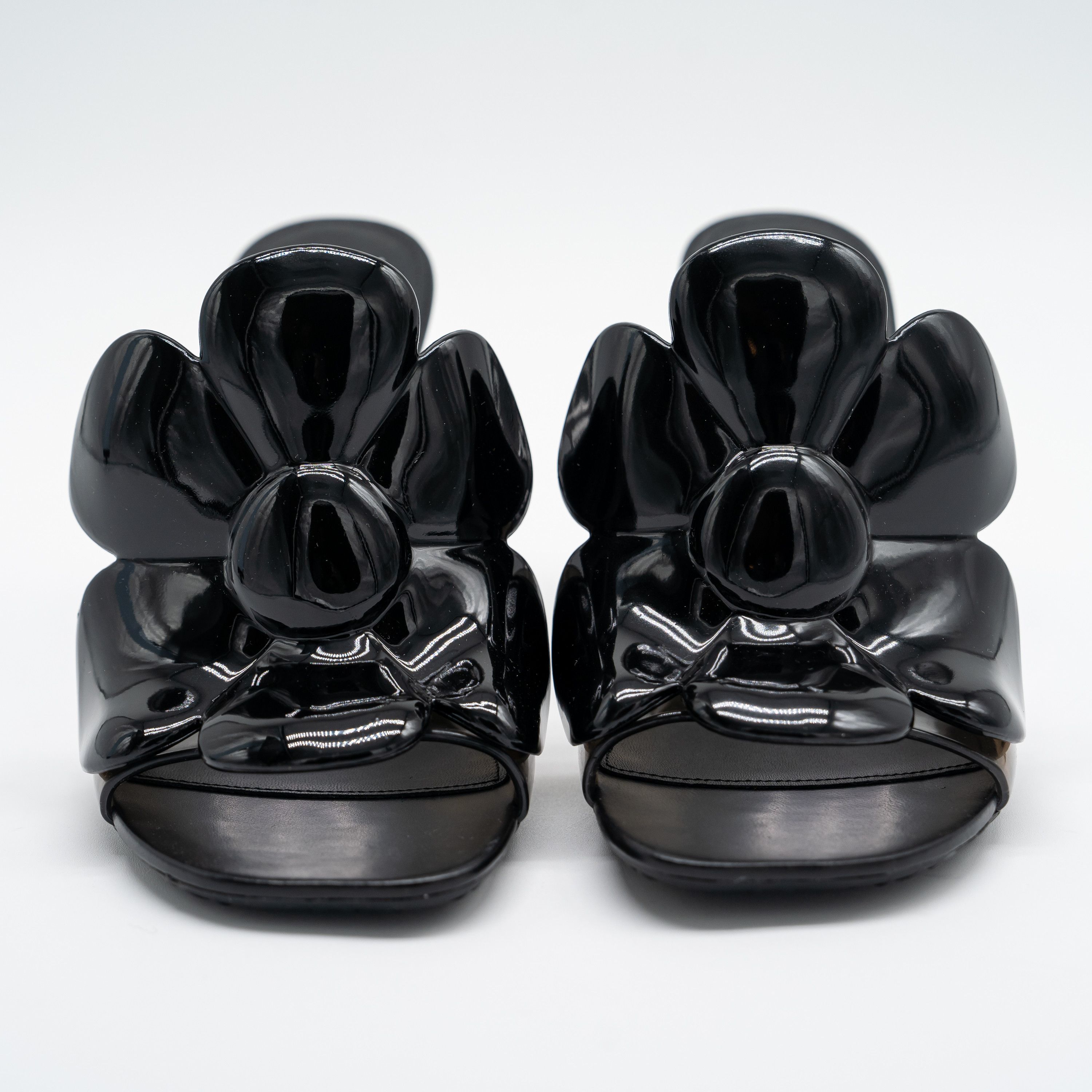 Loewe Loewe Petal Flower Sandals 90mm Black Size US 8 / IT 38 - 2 Thumbnail