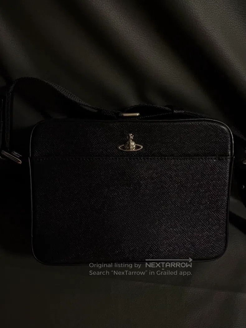Vivienne Westwood Vivienne Westwood size os Black Full Grain Leather Camera B Size ONE SIZE - 1 Thumbnail