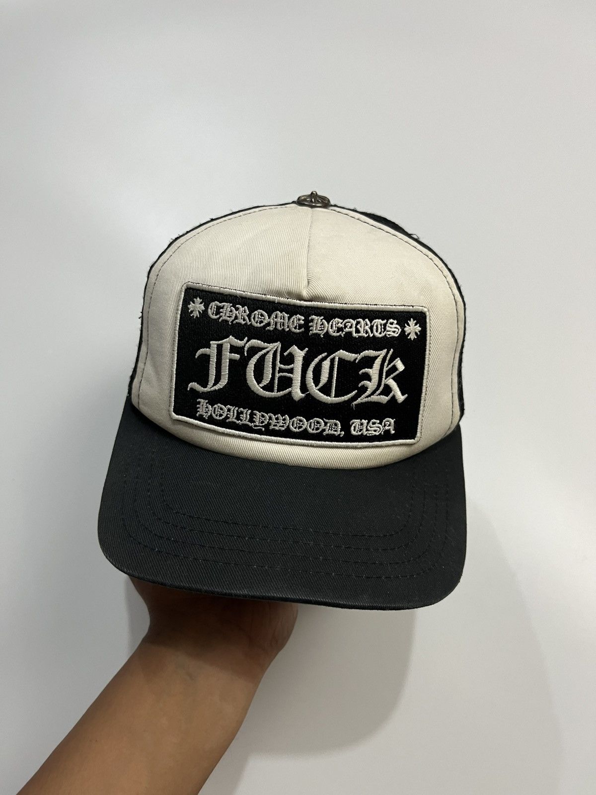 Chrome Hearts Chrome Hearts “FUCK” Hollywood Trucker Cap Size ONE SIZE - 1 Thumbnail