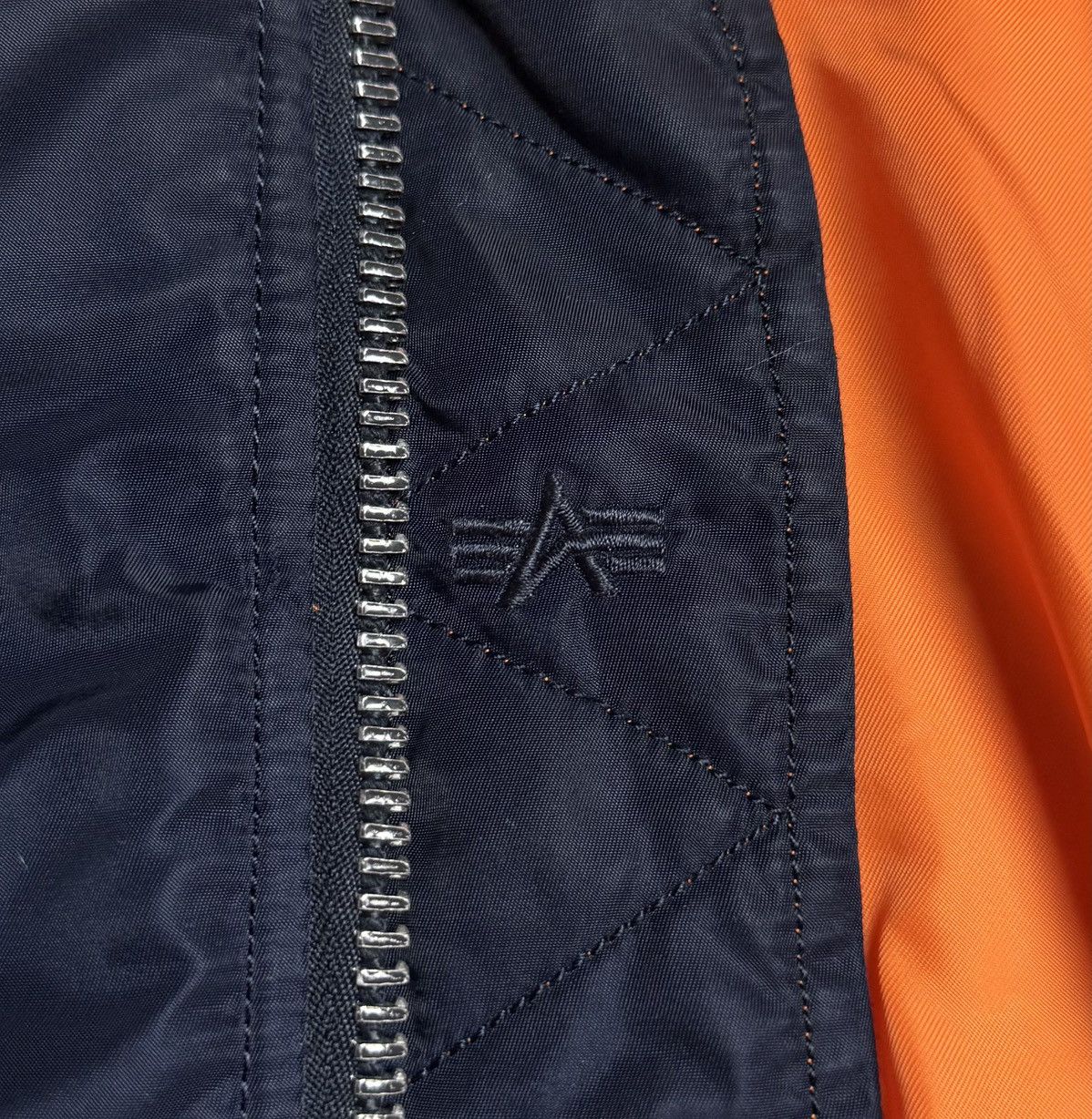 Alpha Industries Alpha Industries MA-1 Bomber Flight Jacket Vintage 1990s Size US L / EU 52-54 / 3 - 13 Thumbnail