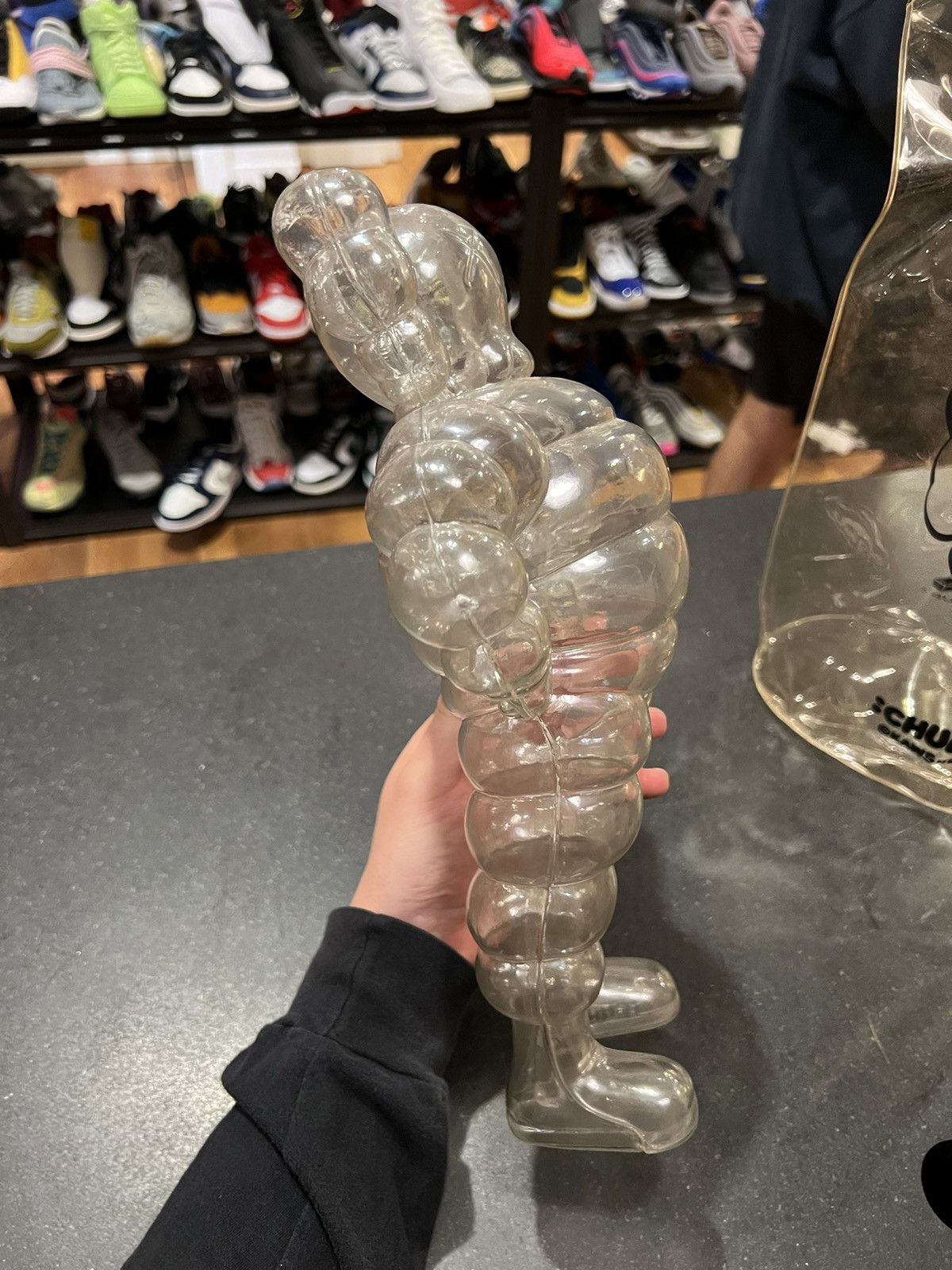 Kaws 2002 Kaws Chum Clear 841/1000 limited collectible figure Size ONE SIZE - 7 Thumbnail
