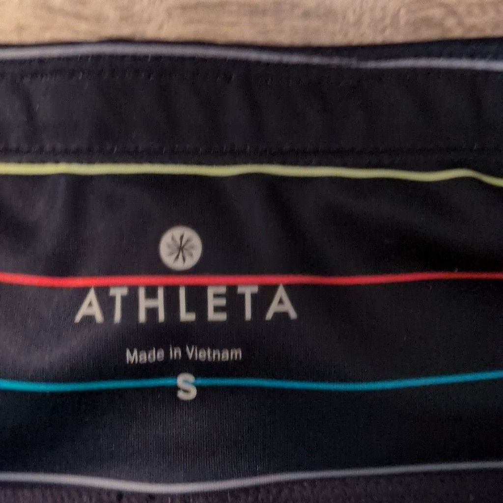 Athleta Athleta Multi Strip Sonar Capri Leggings Size Small Size 26" / US 2 / IT 38 - 4 Thumbnail