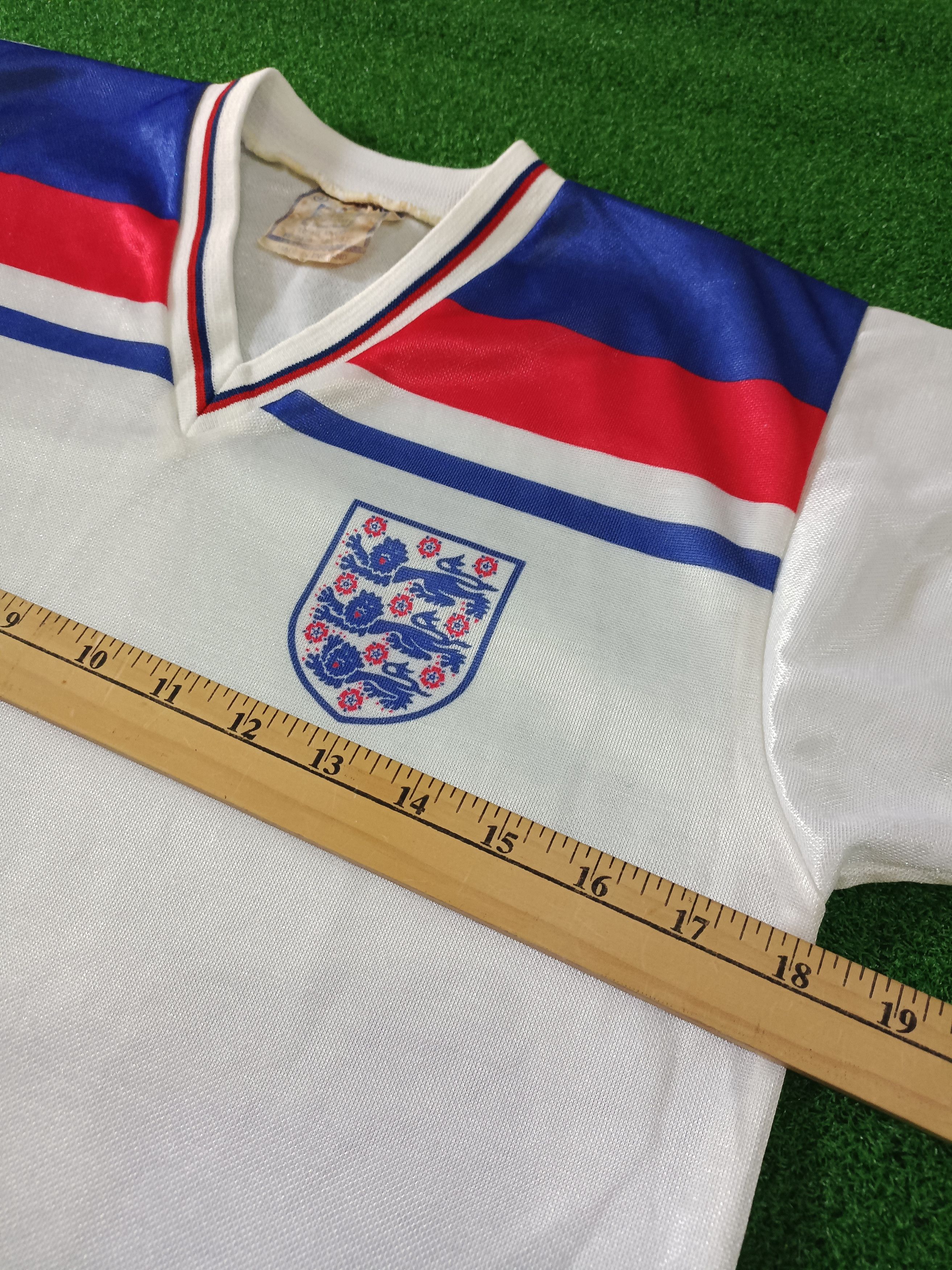 Vintage Vintage Admiral England 1980-83 Jersey Size US S / EU 44-46 / 1 - 9 Thumbnail