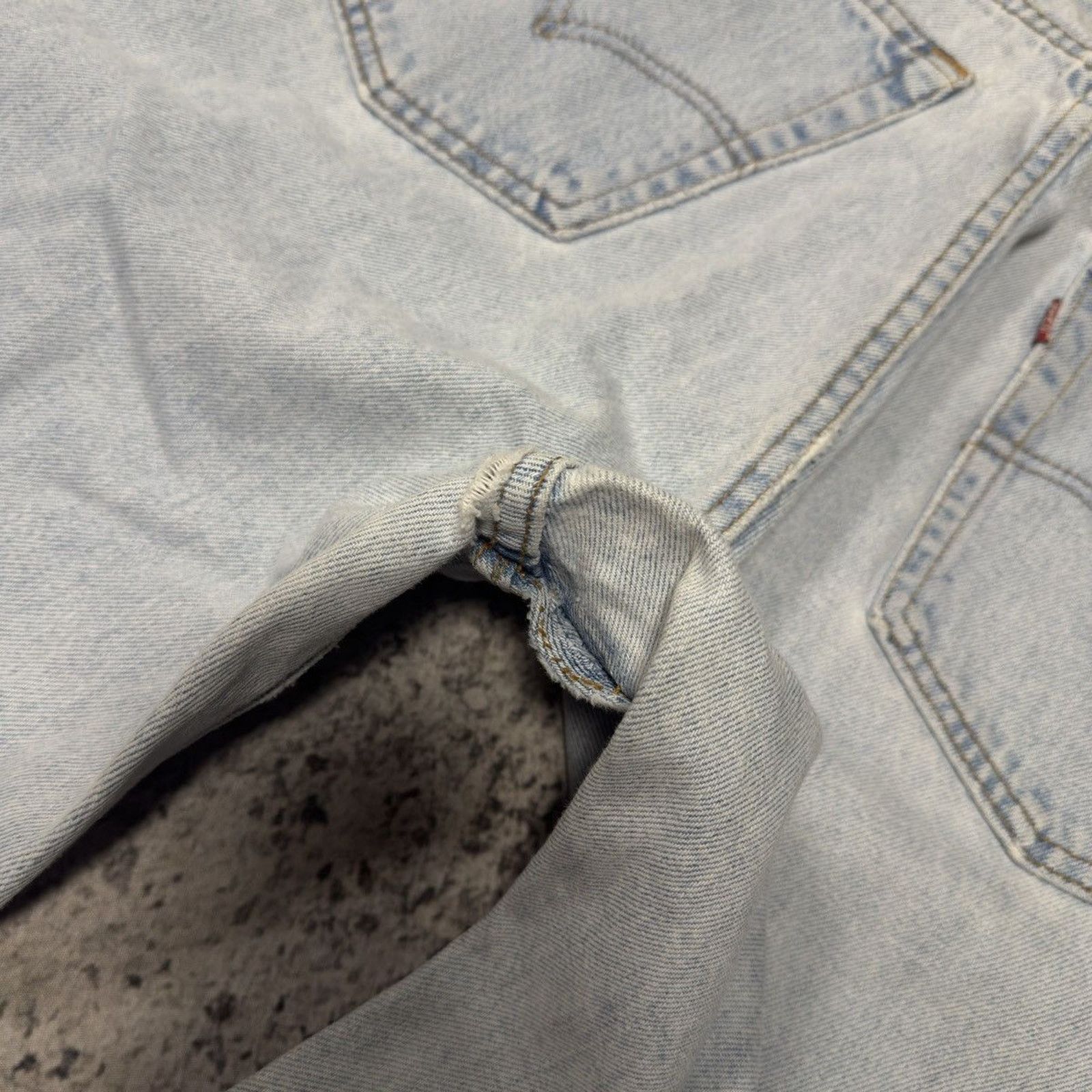 Levi's Vintage 1990s Levi’s 560 Loose Fit Tapered Thrashed Jeans Size US 39 - 10 Thumbnail