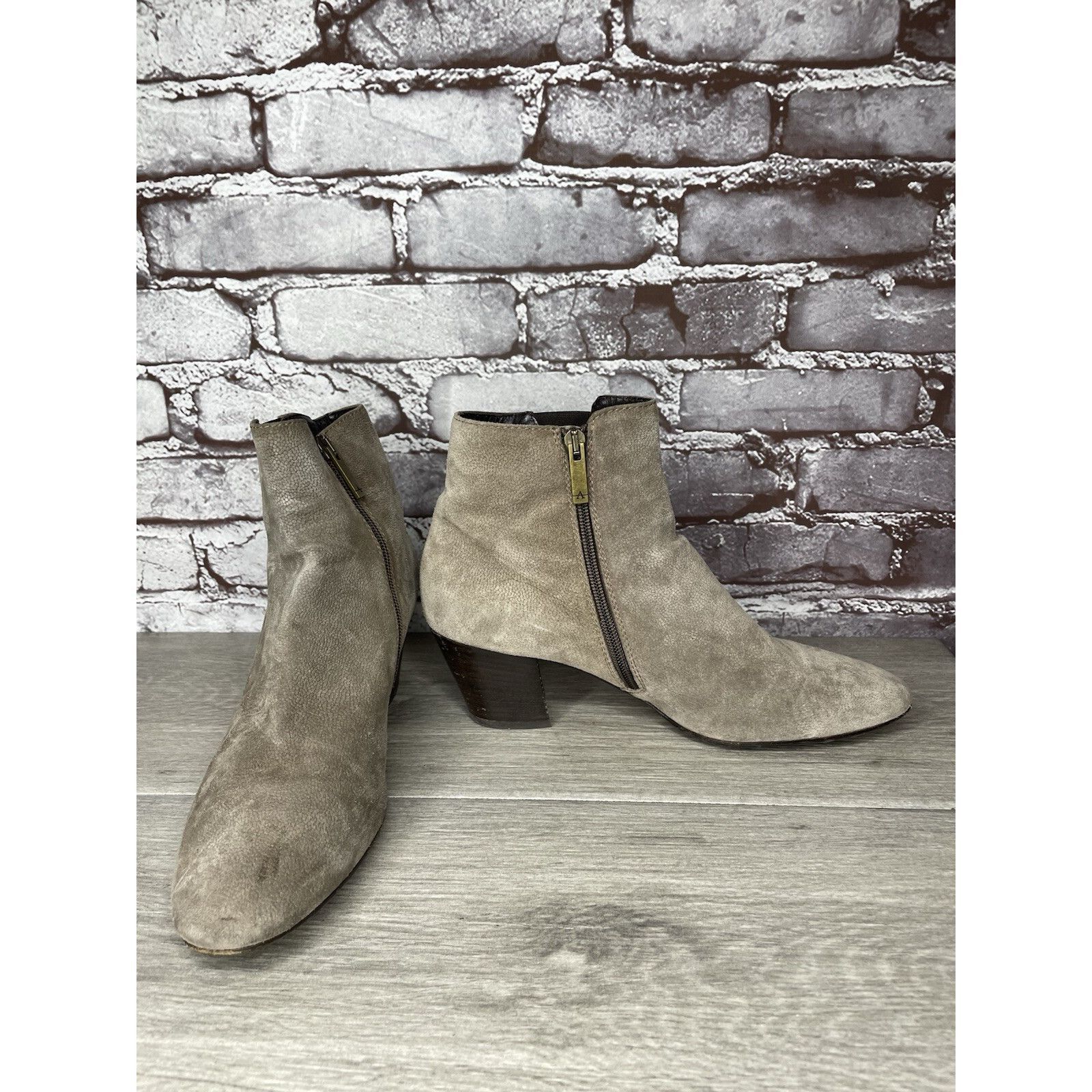 Aquatalia Aquatalia Taupe Suede Leather Side Zip Heel Ankle Booties Wo Size US 10 / IT 40 - 3 Thumbnail