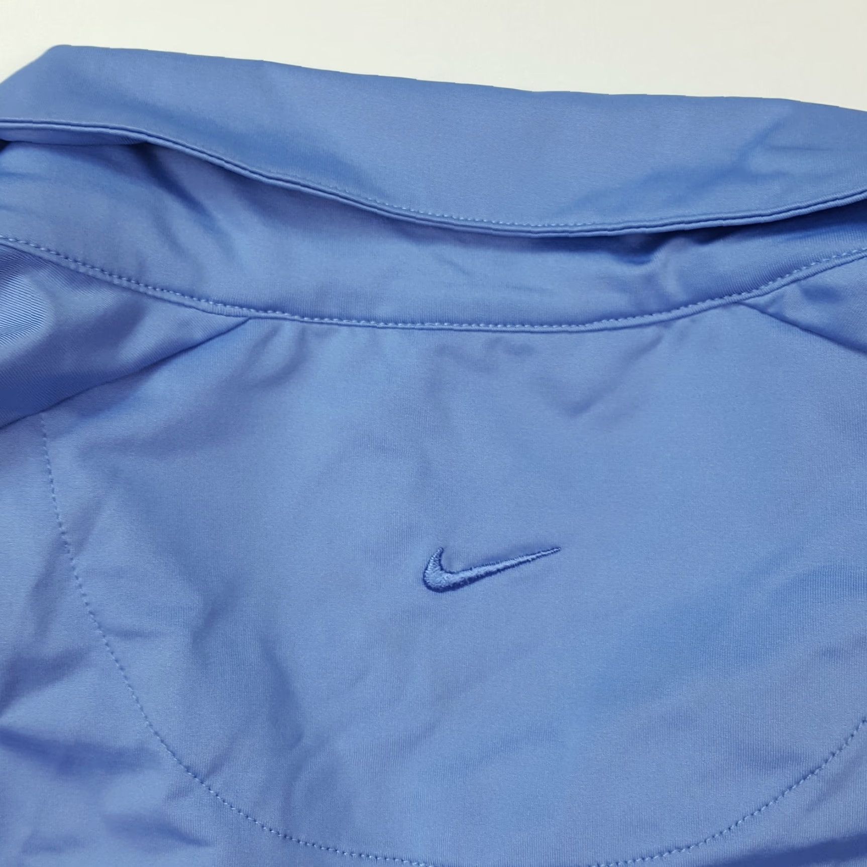 Nike VINTAGE Nike Golf Dri-Fit Women's Large Athletic Short Sleeve Polo Top Y2K 90s Golf Retro Logo Embroidered Blue Shirt Size L / US 10 / IT 46 - 6 Thumbnail