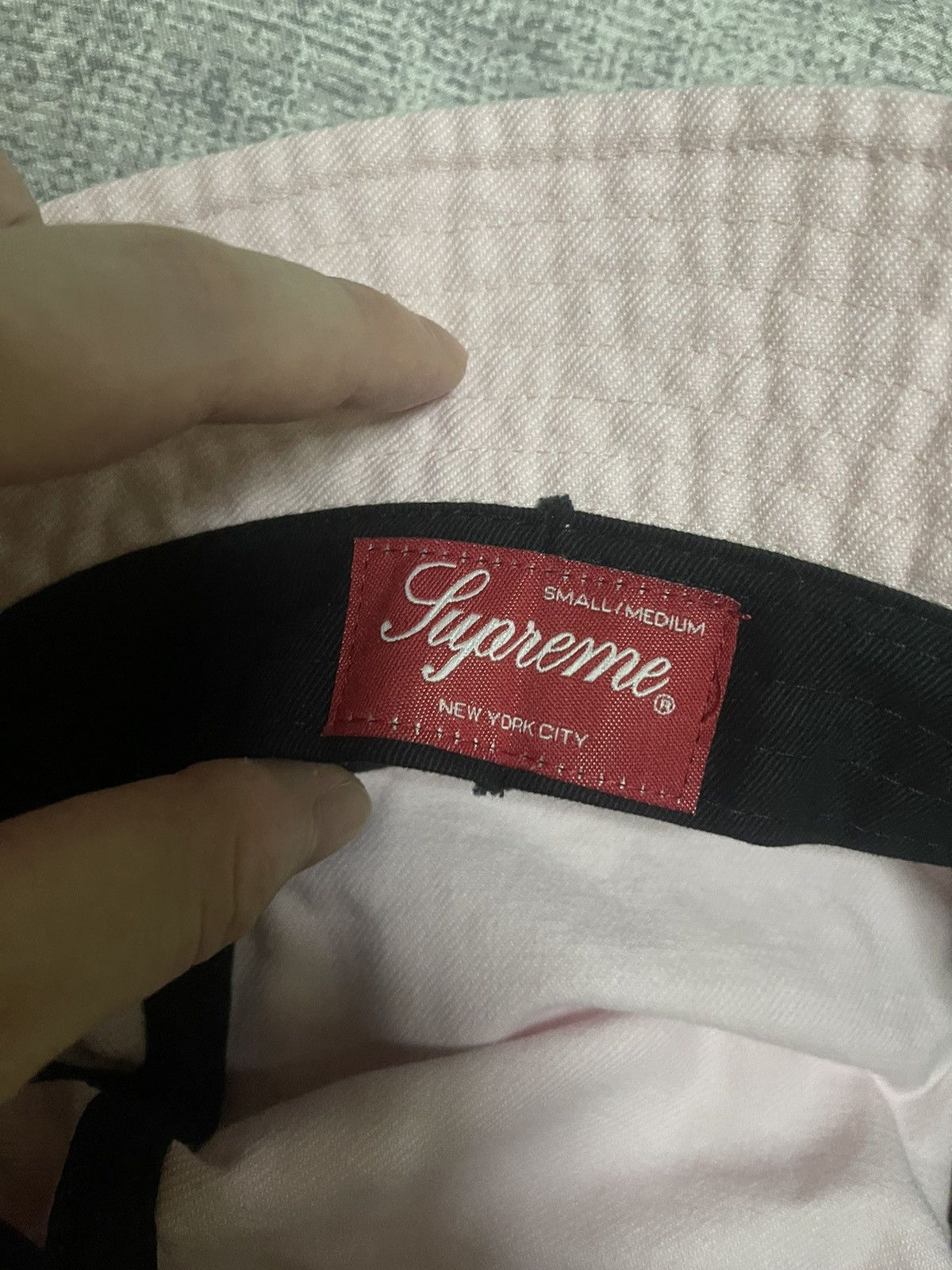 Supreme Supreme pink fade jacquard denim crusher s/m Size ONE SIZE - 3 Thumbnail
